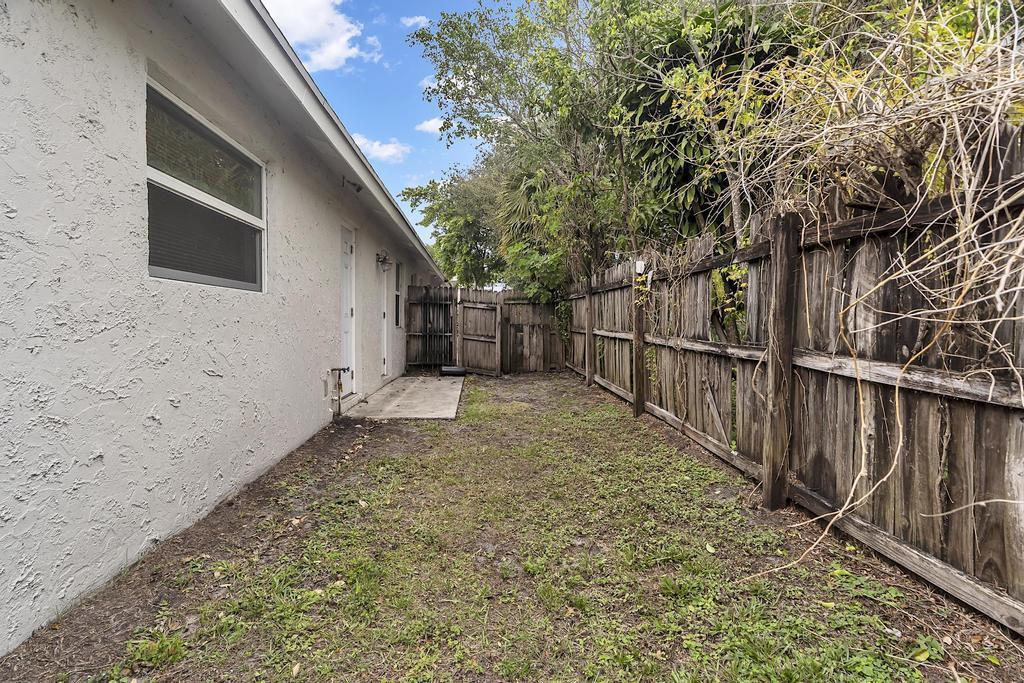 1320 Wellington Street B Property Photo 19