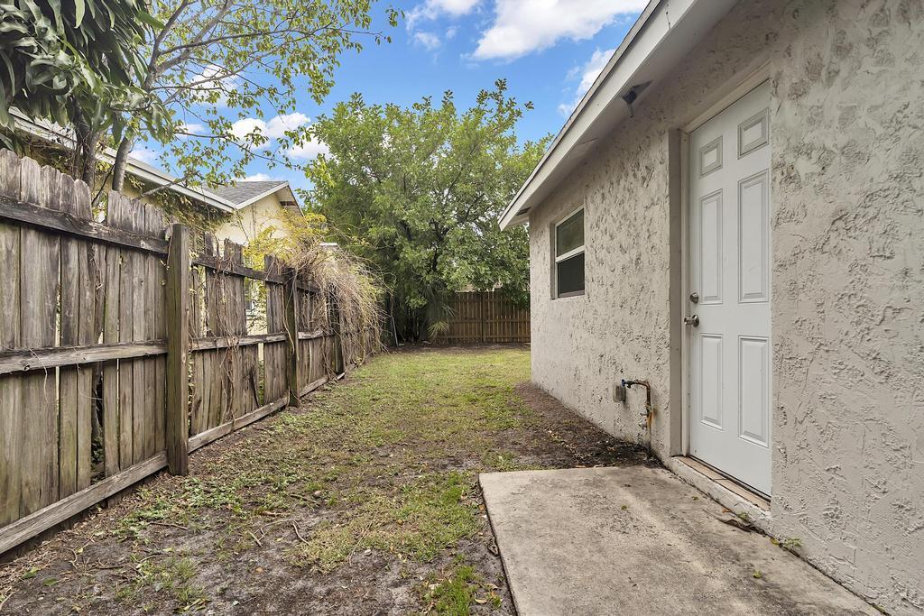 1320 Wellington Street B Property Photo 22
