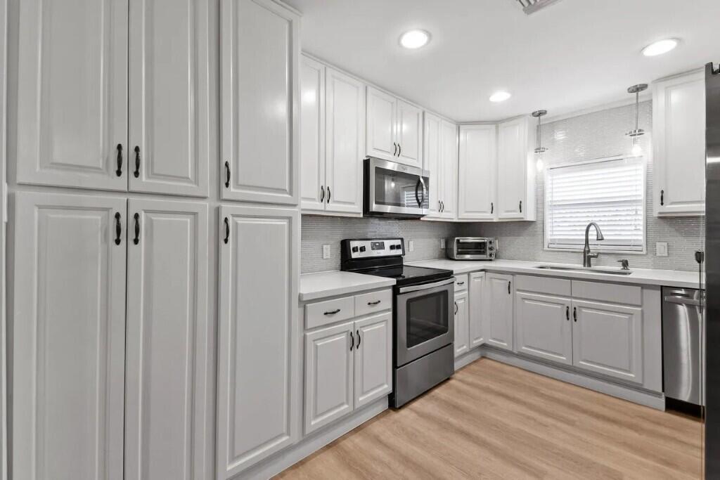 941 Ocean Drive Property Photo 10