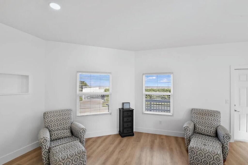 941 Ocean Drive Property Photo 17