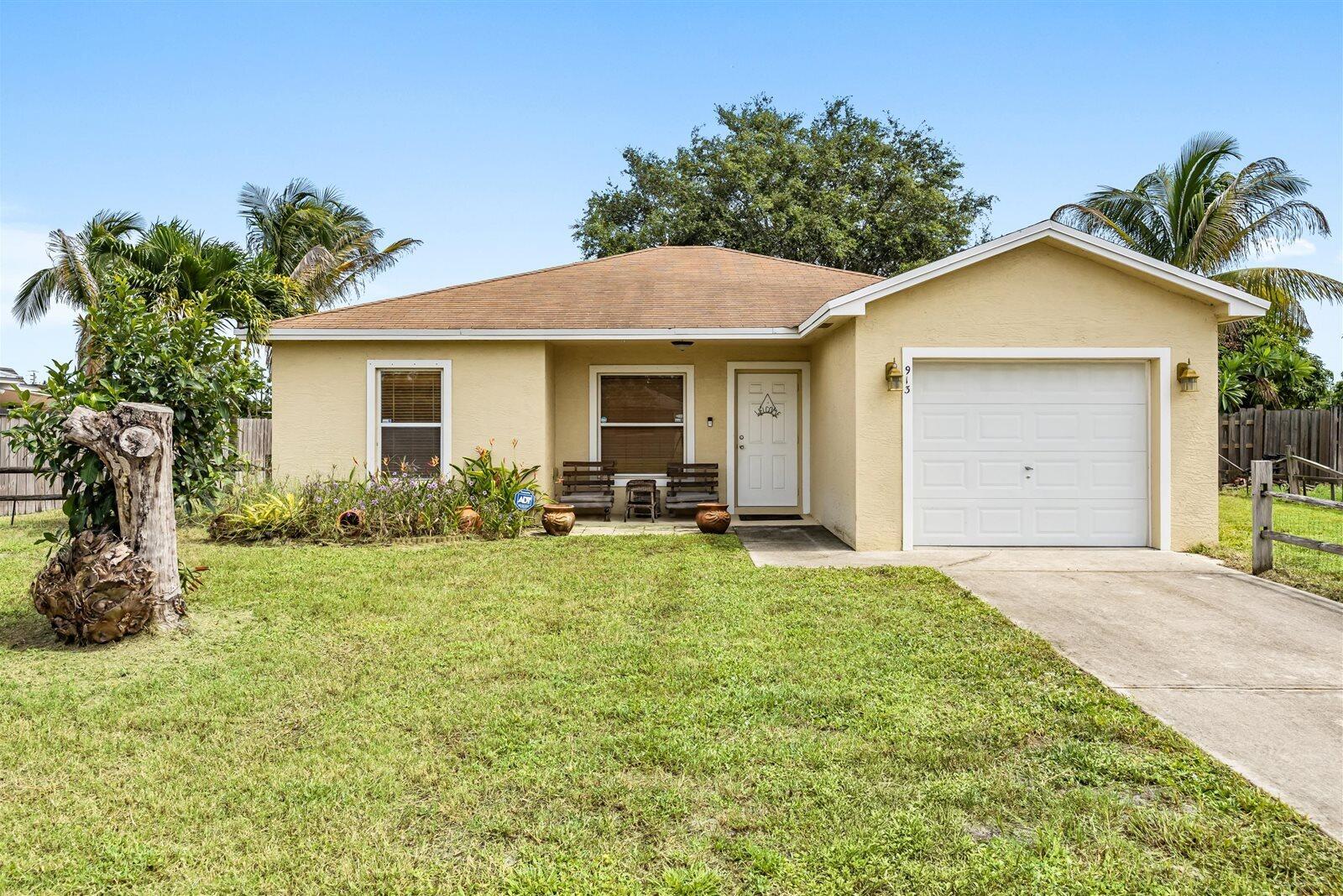 913 SE FORREST PARK Drive