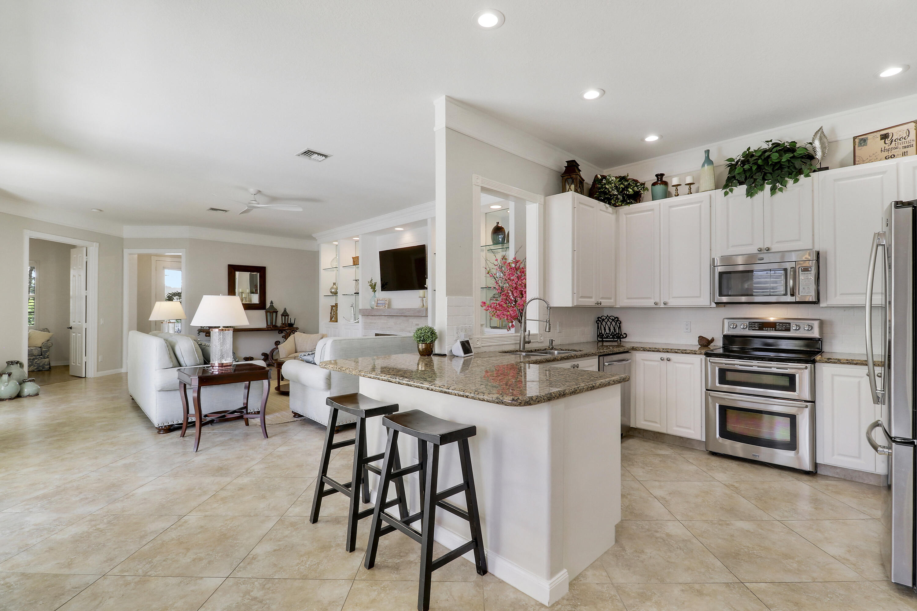 511 Sweet Bay Circle Property Photo 12