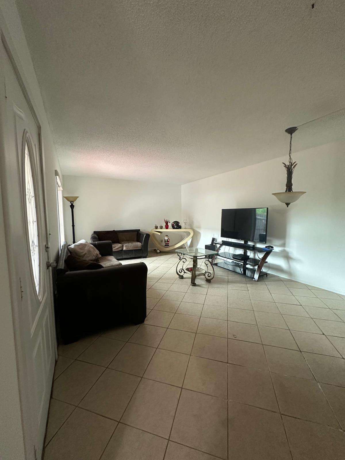 2100 White Pine Circle D Property Photo 10