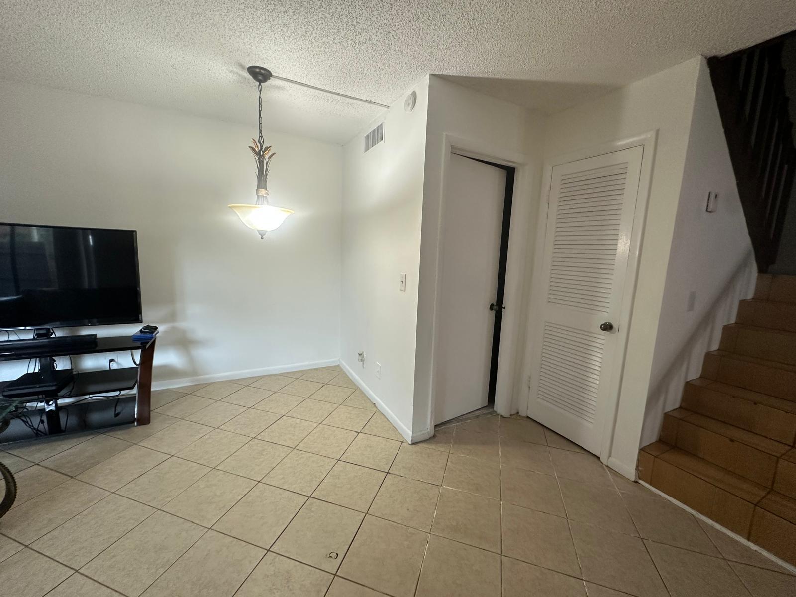 2100 White Pine Circle D Property Photo 12