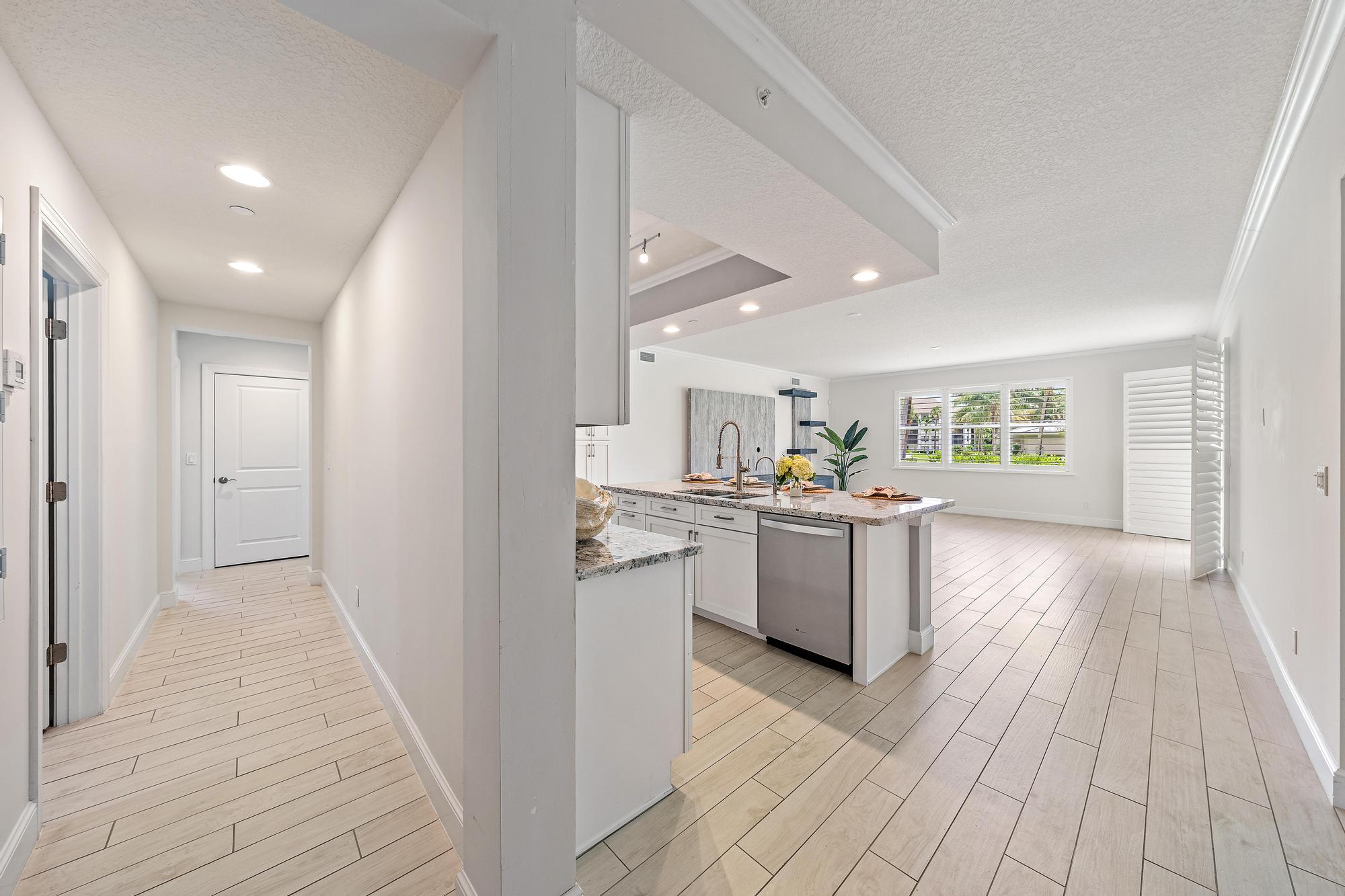 411 Bay Colony Drive N Property Photo 2