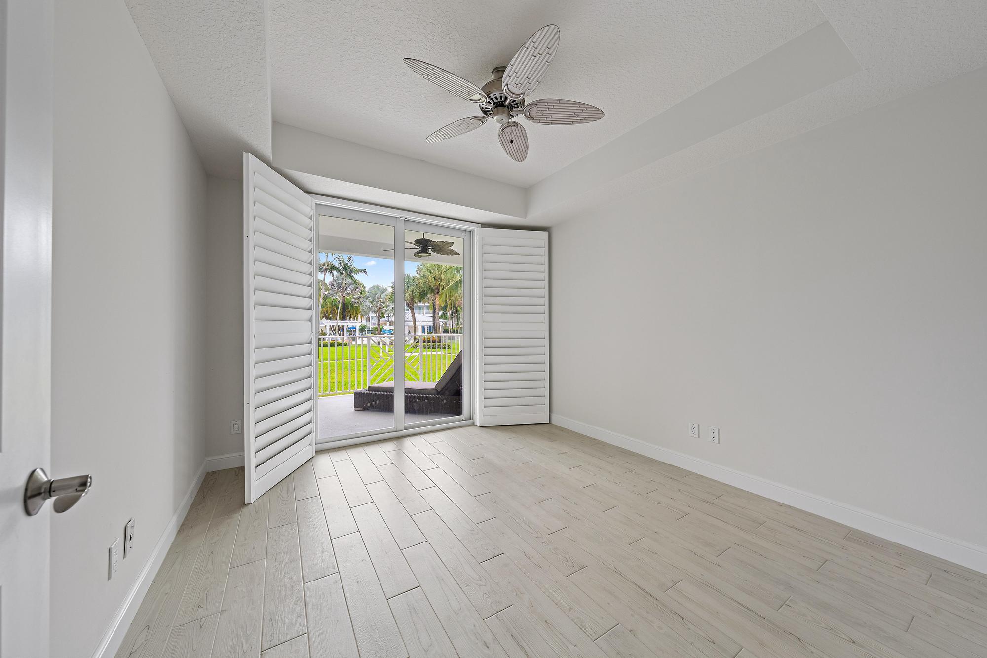 411 Bay Colony Drive N Property Photo 10