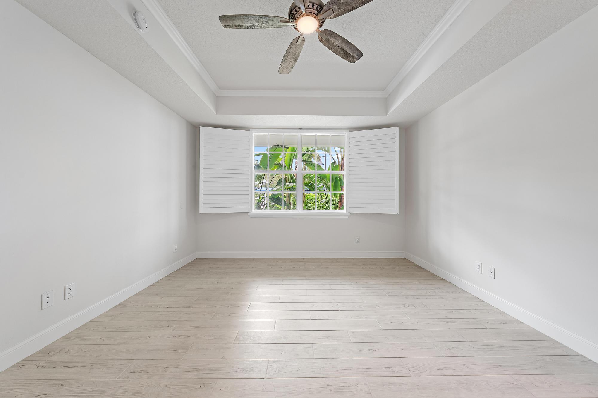 411 Bay Colony Drive N Property Photo 14
