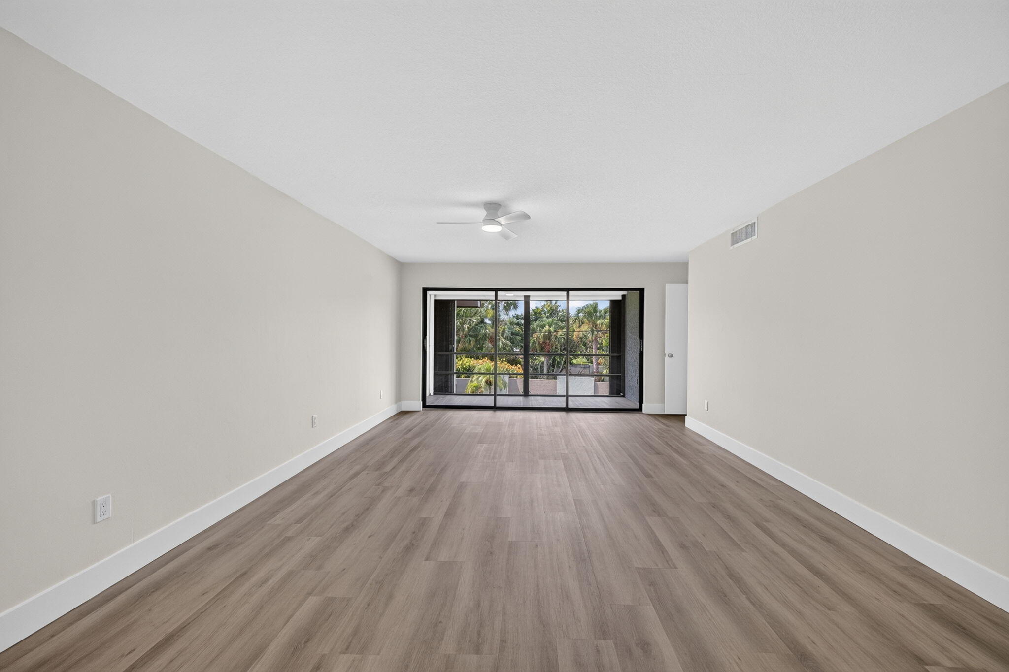 1600 Ne Dixie Highway 10-205 Property Photo 11