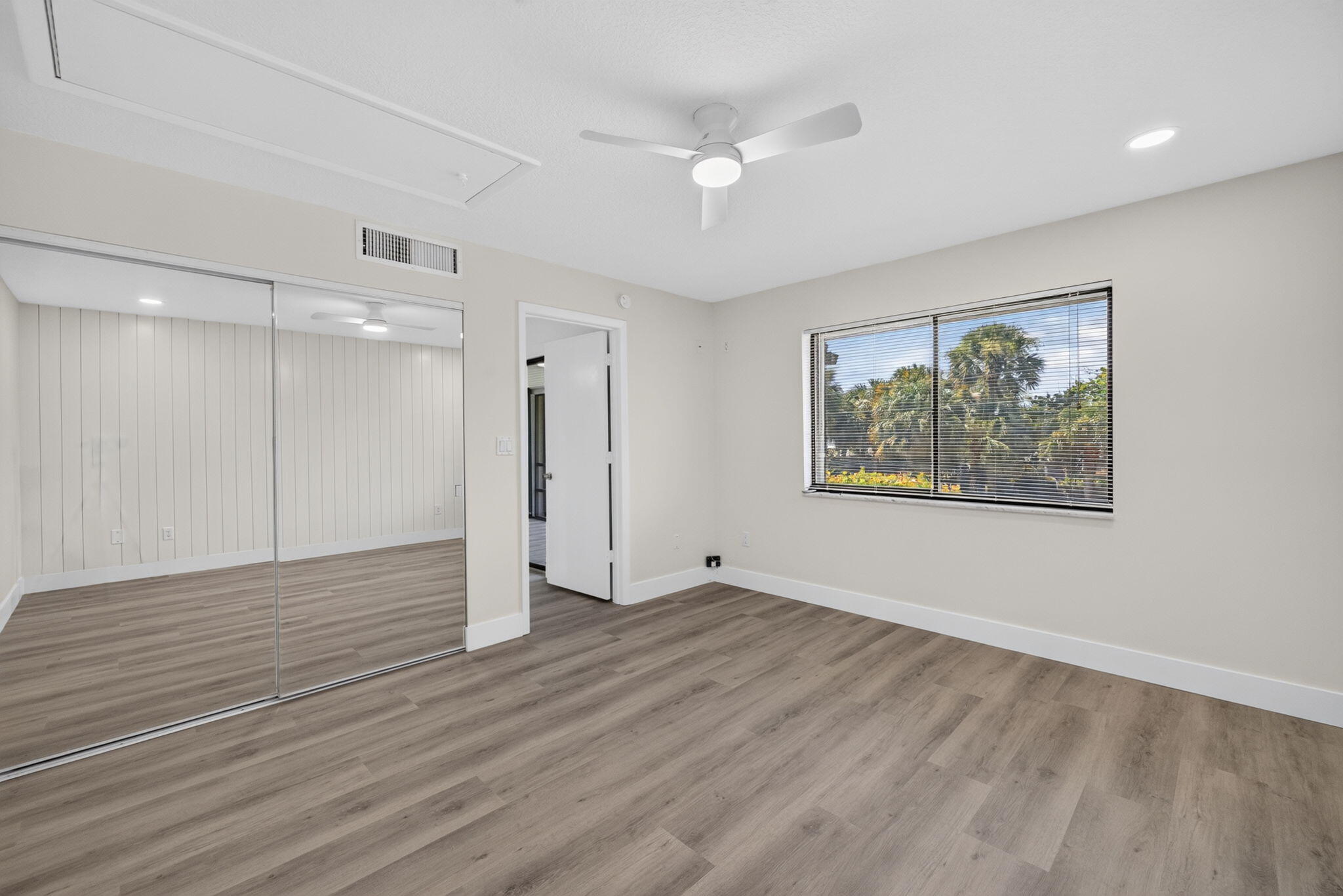 1600 Ne Dixie Highway 10-205 Property Photo 16