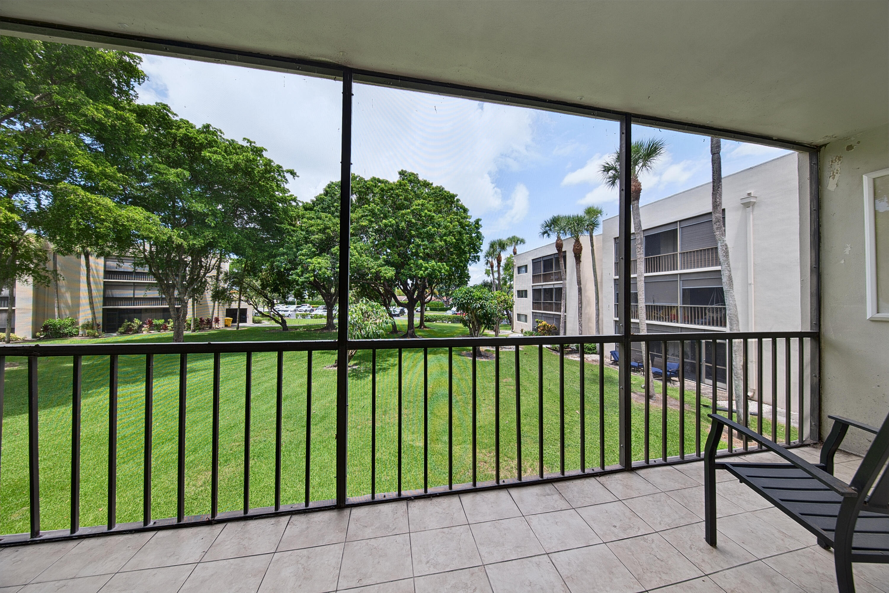 5190 LAS VERDES Circle 214