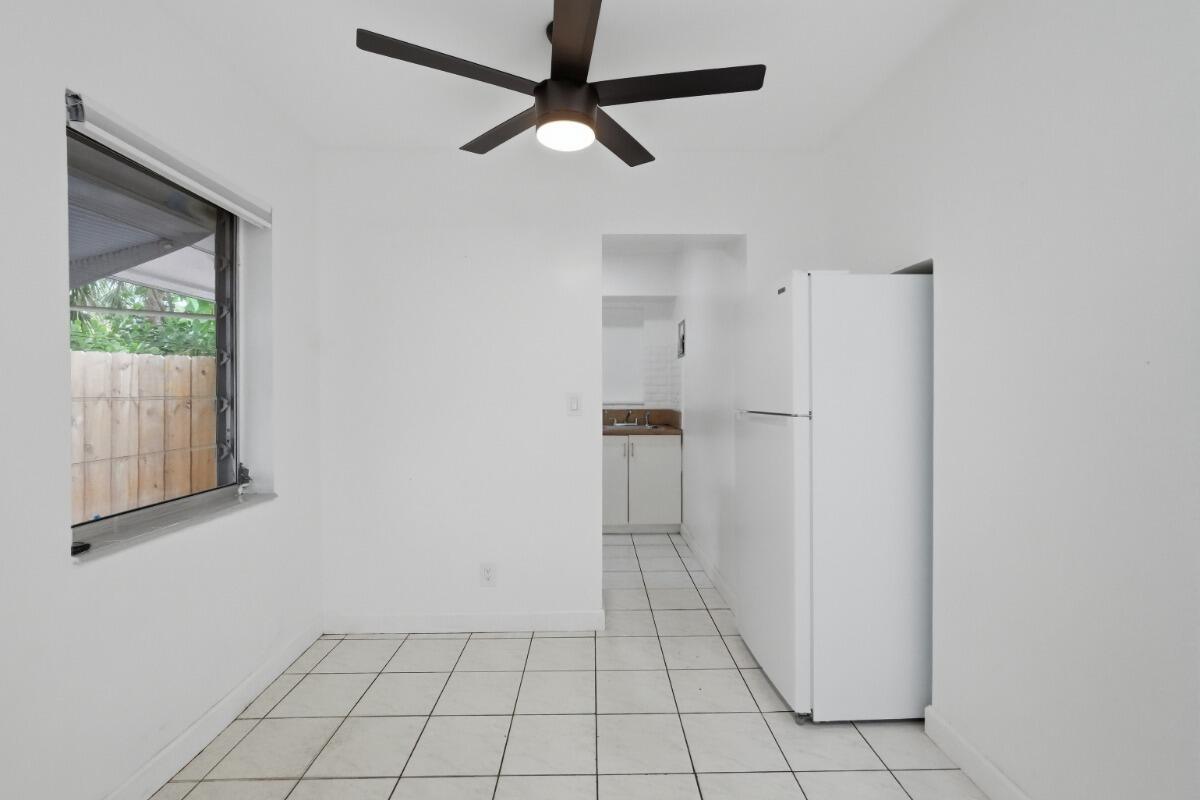 1201 N Victoria Park Road 1203 Property Photo 6