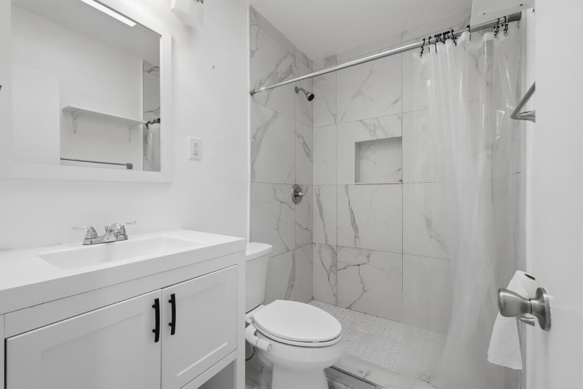 1201 N Victoria Park Road 1203 Property Photo 13