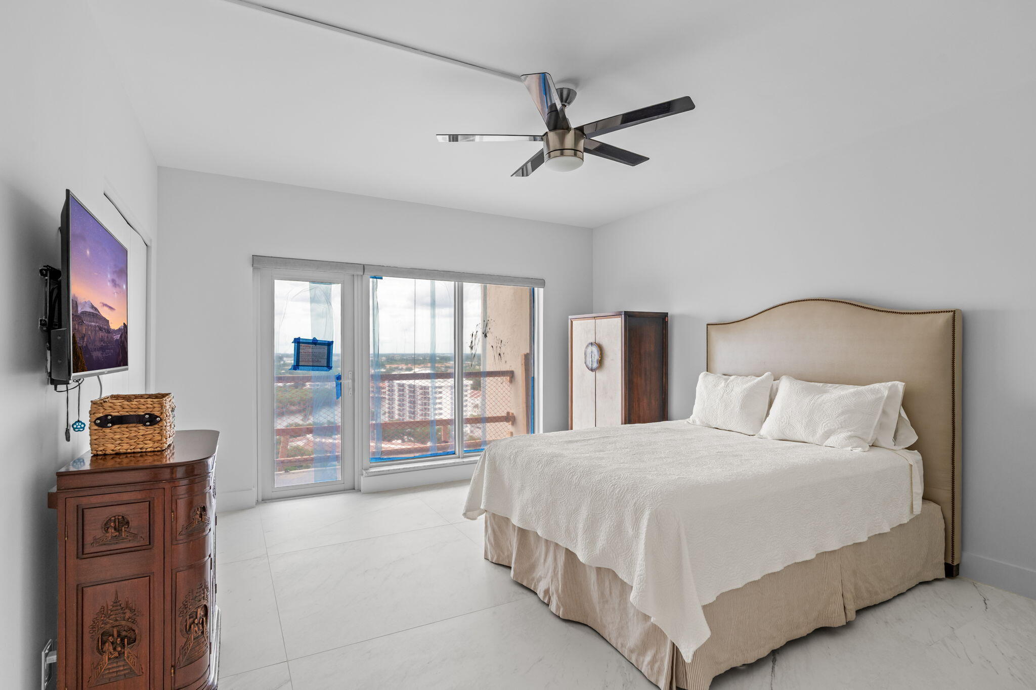 4301 N Ocean Boulevard 1706 Property Photo 18