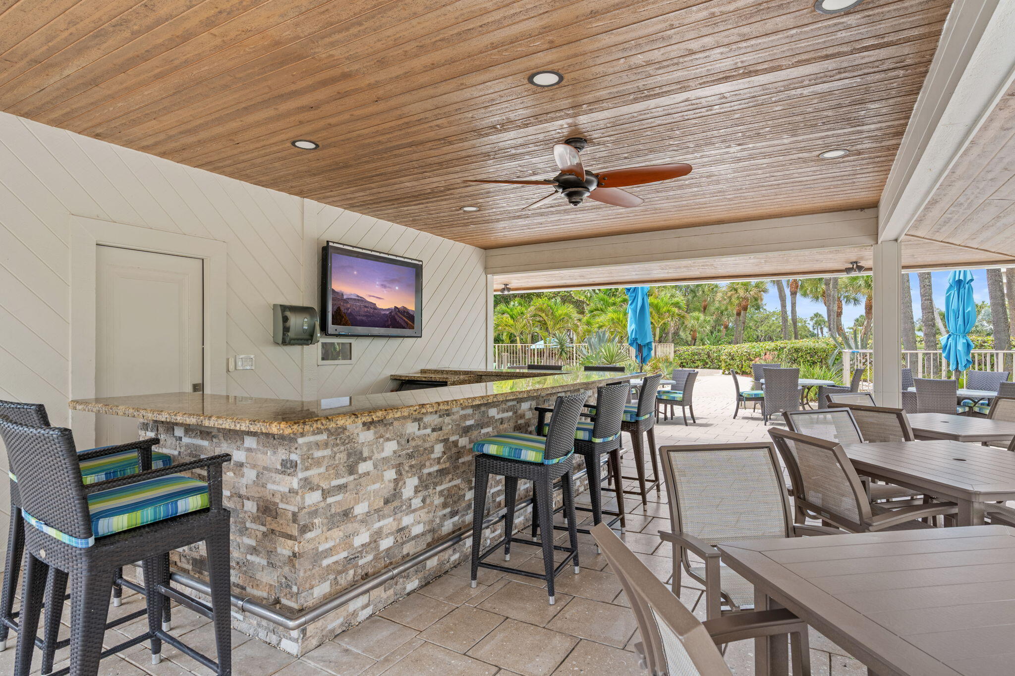 4301 N Ocean Boulevard 1706 Property Photo 47