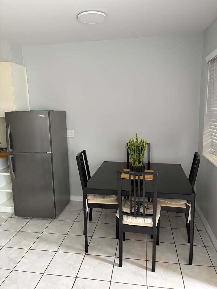 2213 Lincoln Street 6 Property Photo 2