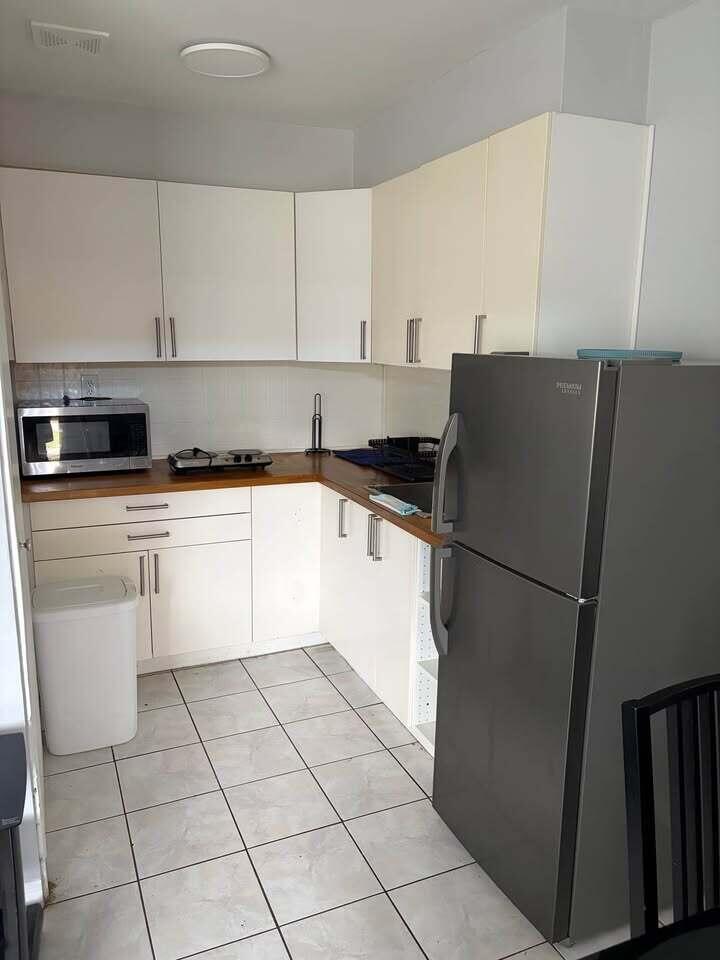 2213 Lincoln Street 6 Property Photo 3