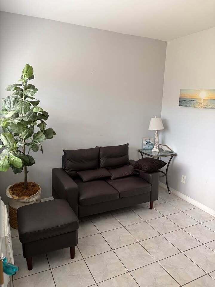 2213 Lincoln Street 6 Property Photo 4