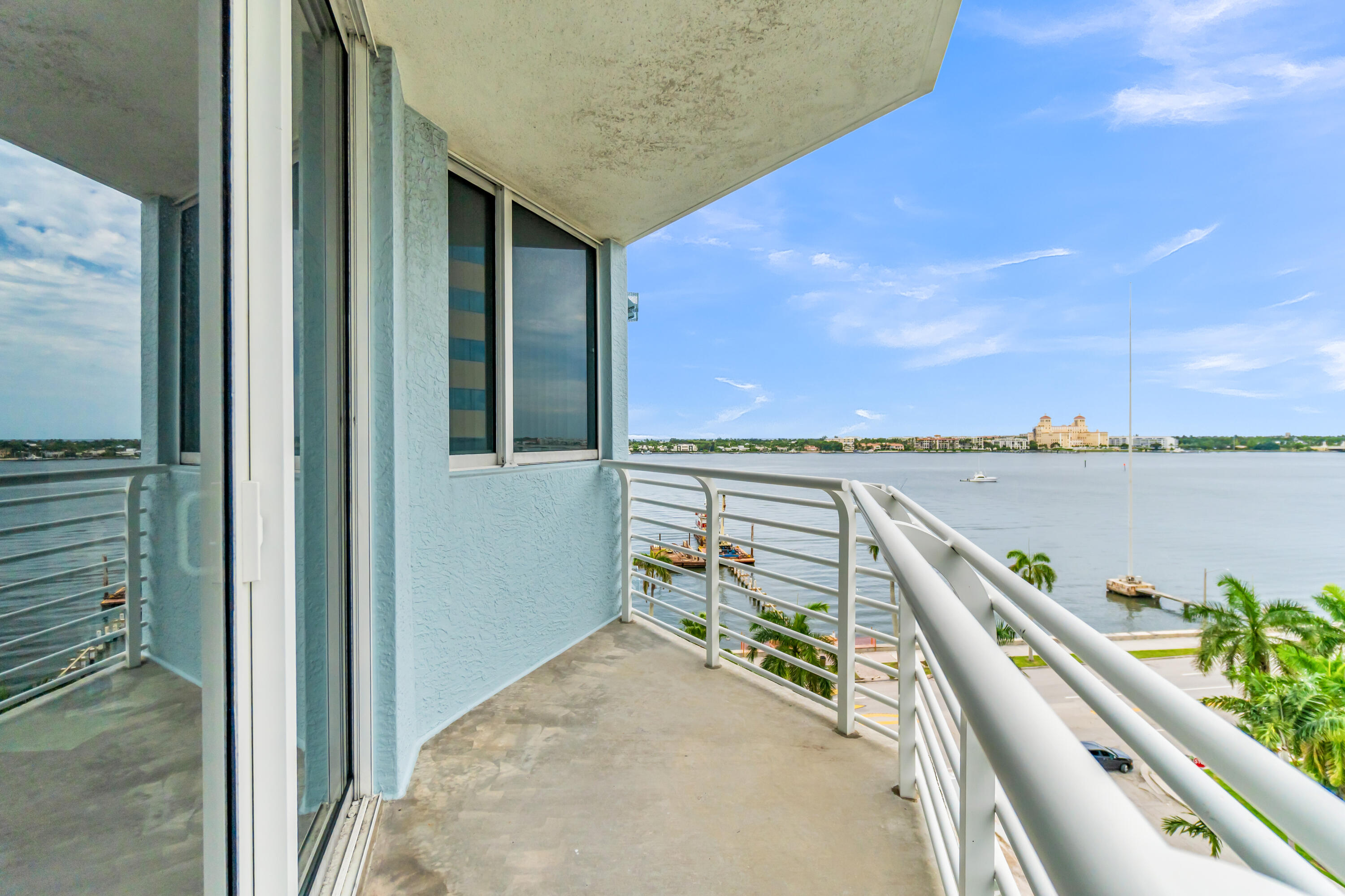 1551 N Flagler Drive 817 Property Photo 1