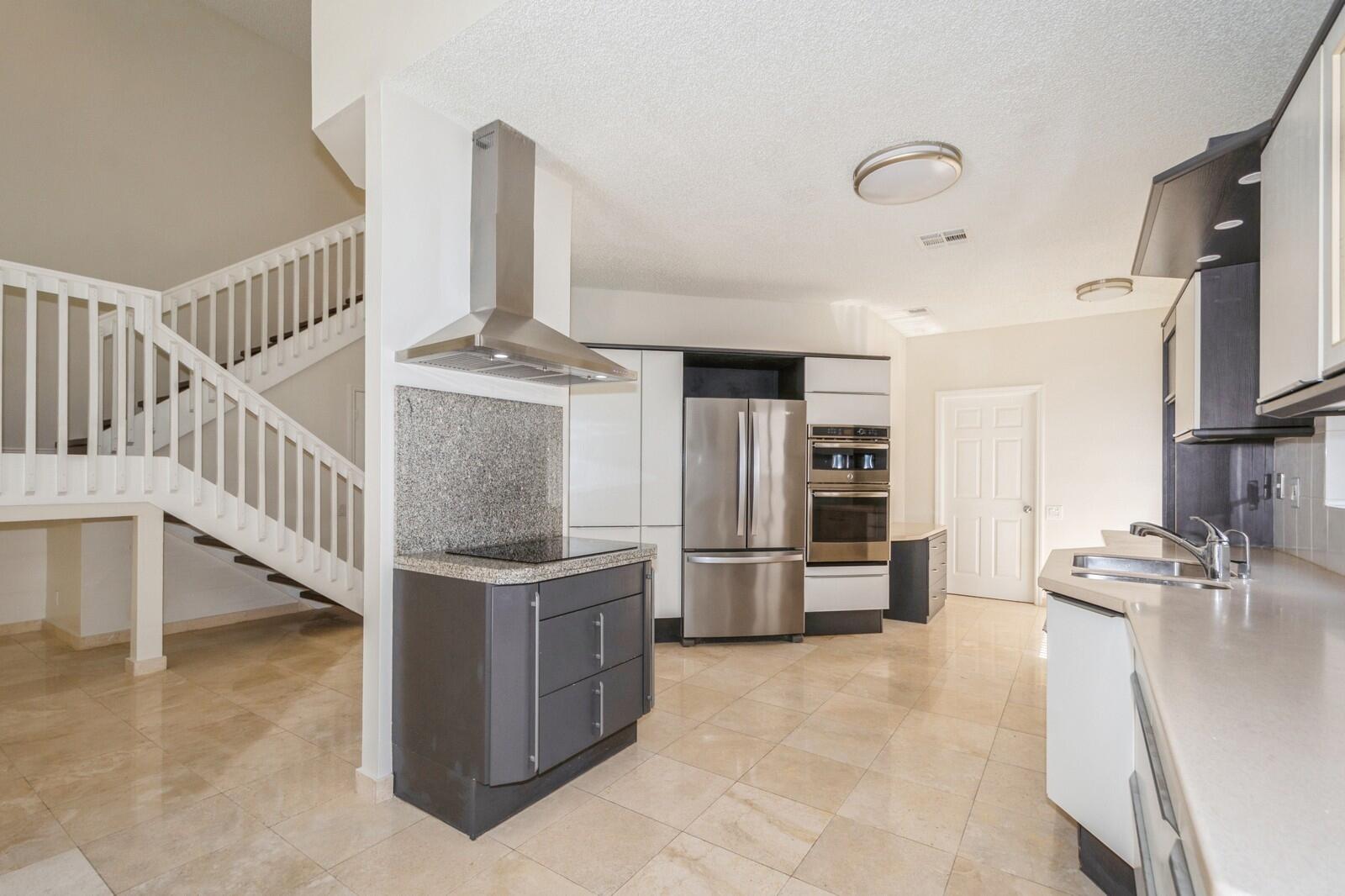 5504 Fox Hollow Drive Property Photo 12
