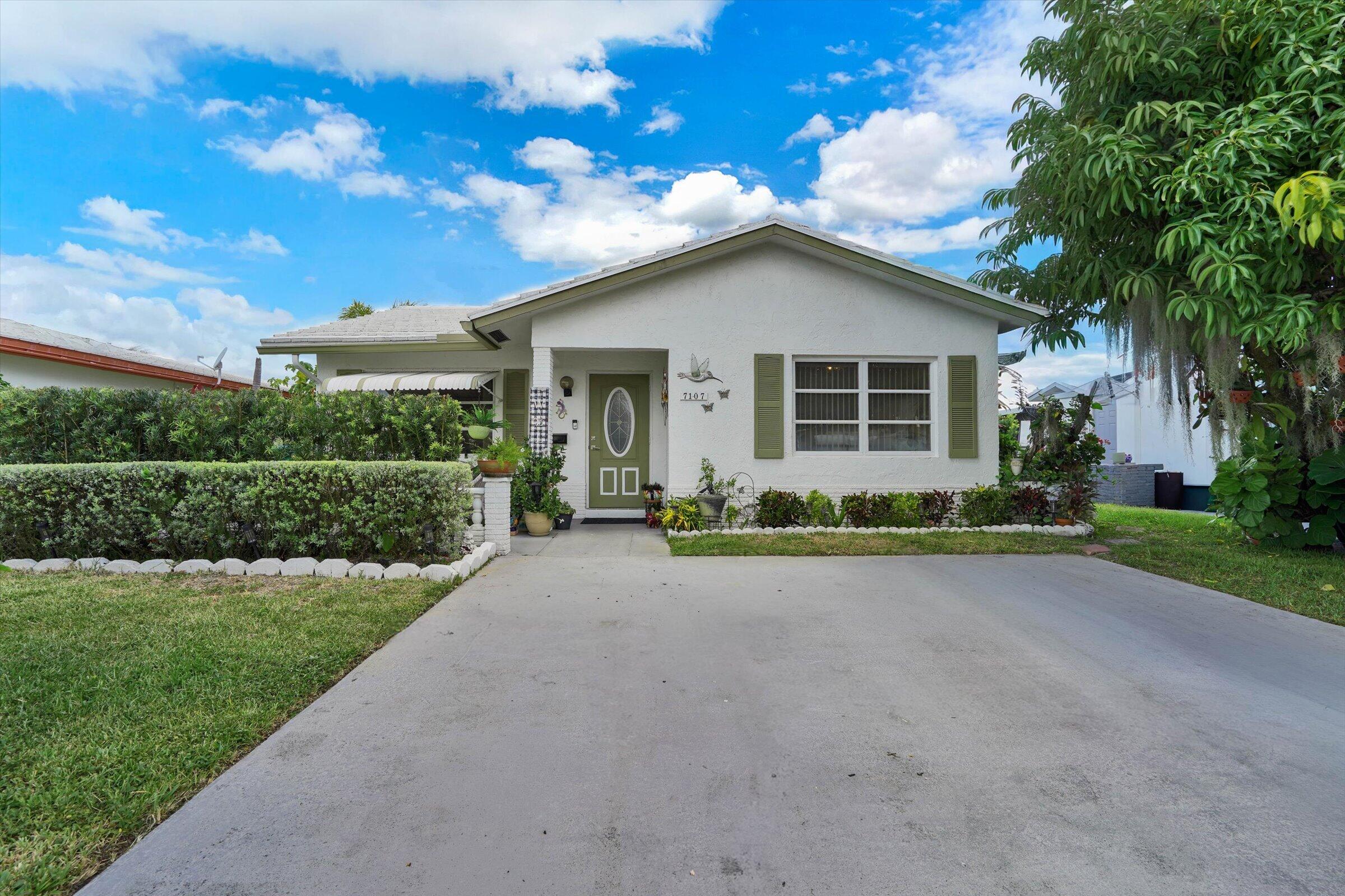 7107 NW 73RD Street Property Photo 1