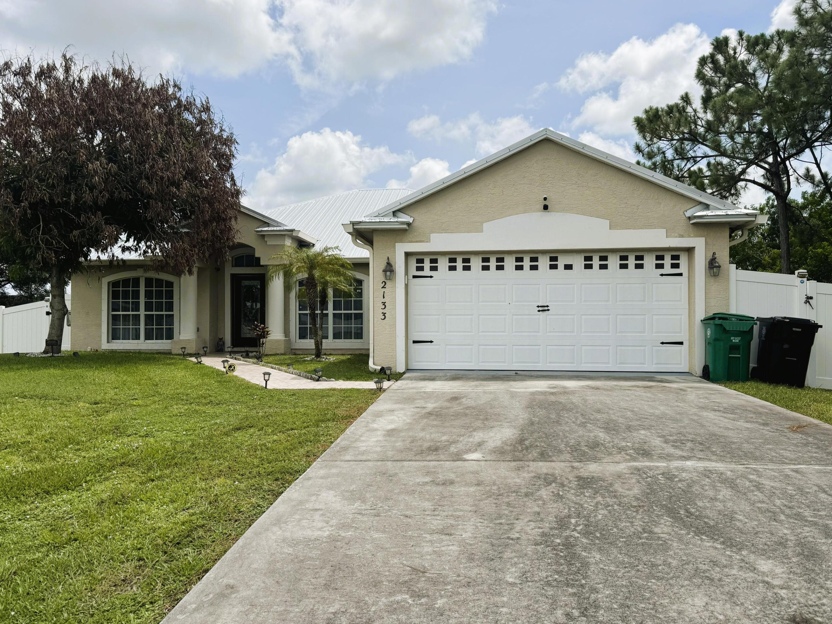 2133 Sw Larchmont Lane Property Photo 1