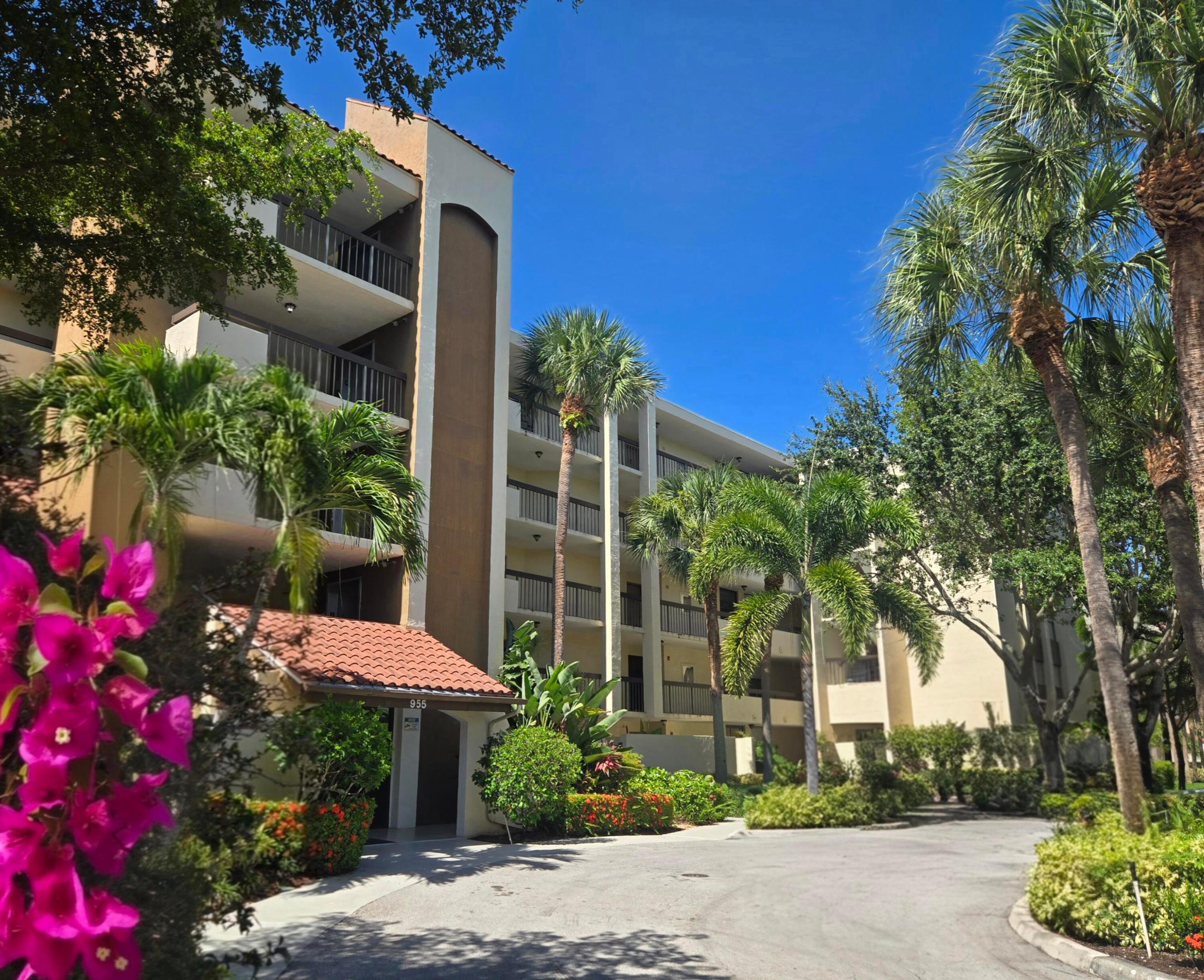 955 Egret Circle 501 Property Photo 2
