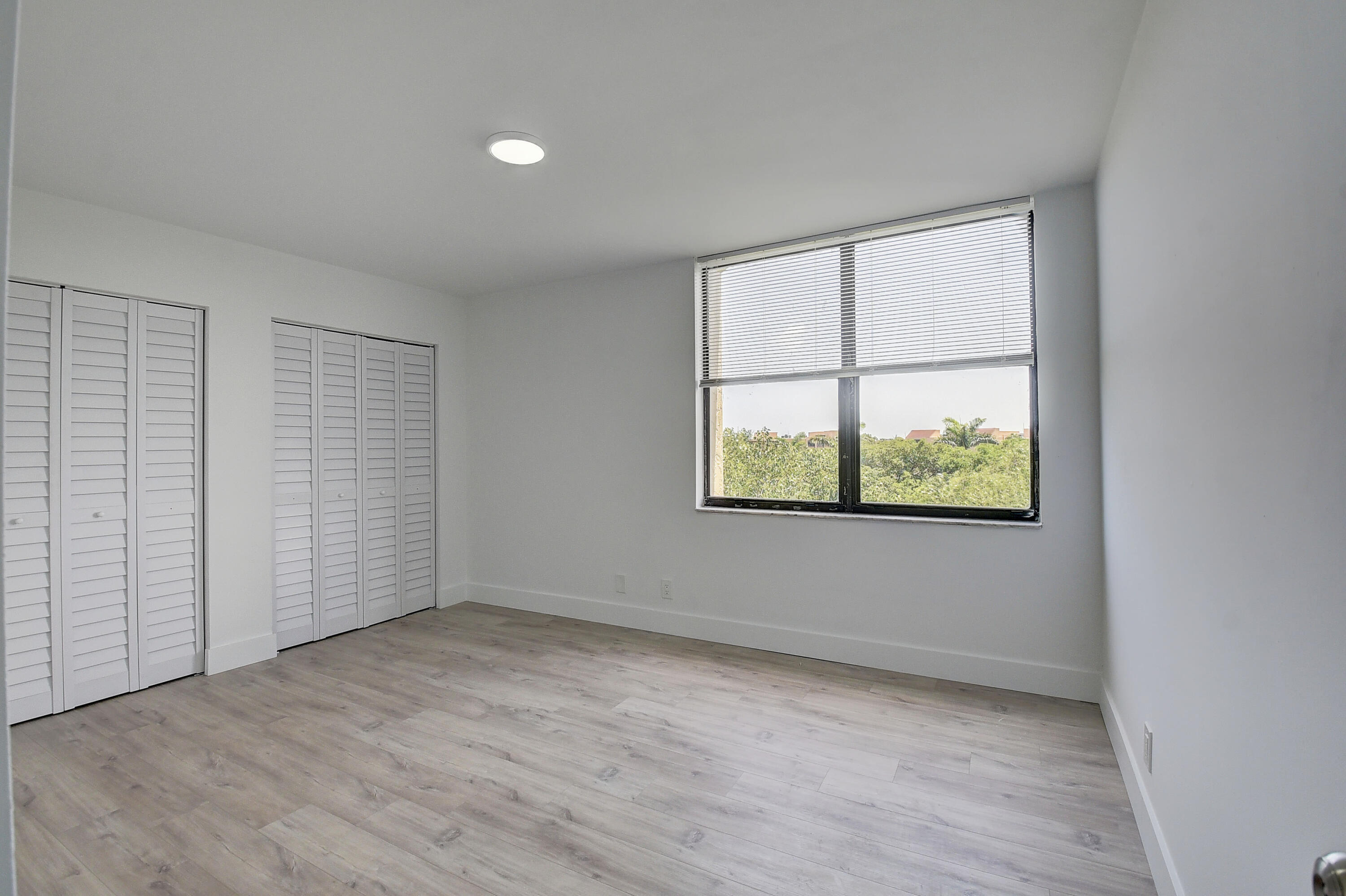 955 Egret Circle 501 Property Photo 15