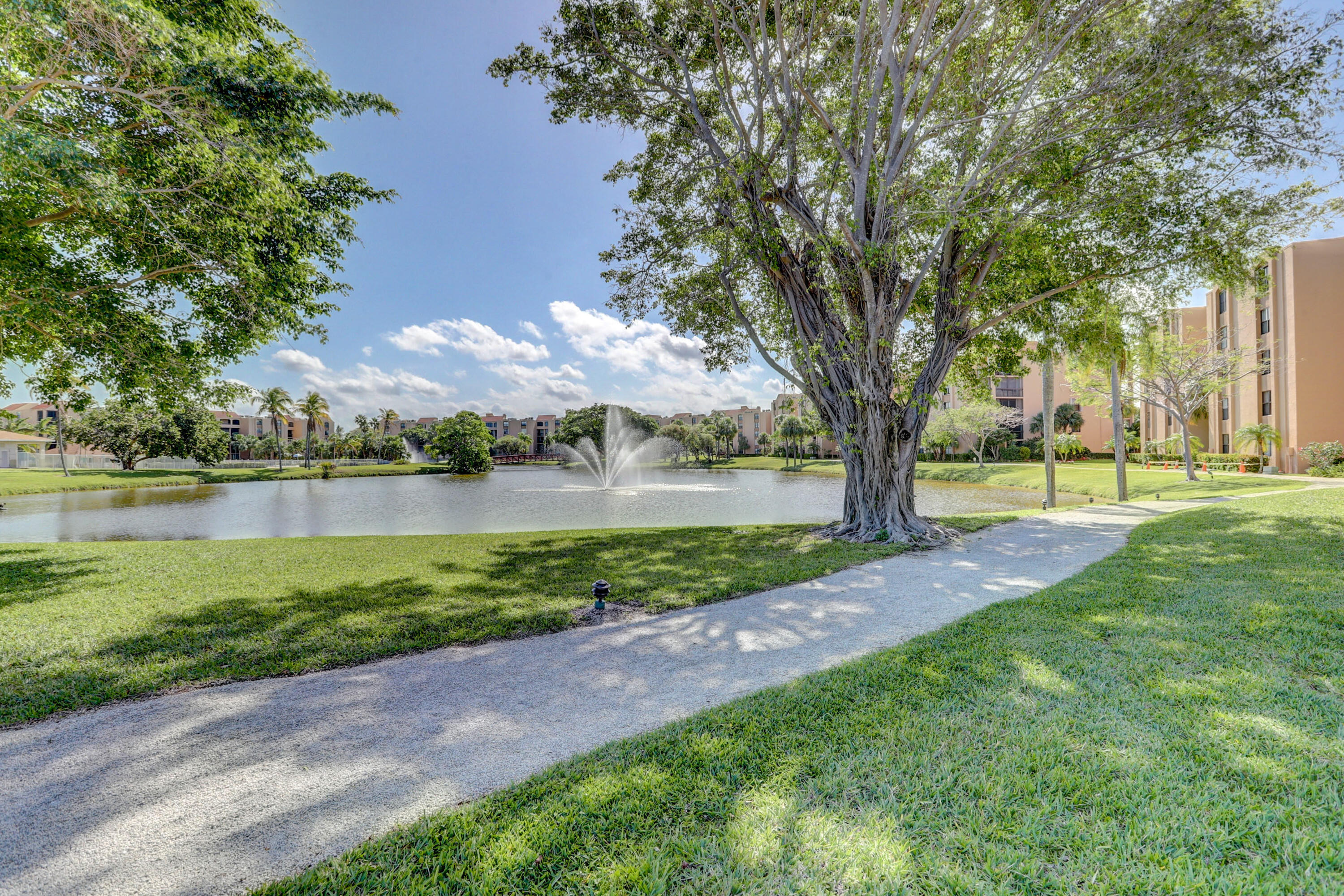 955 Egret Circle 501 Property Photo 26