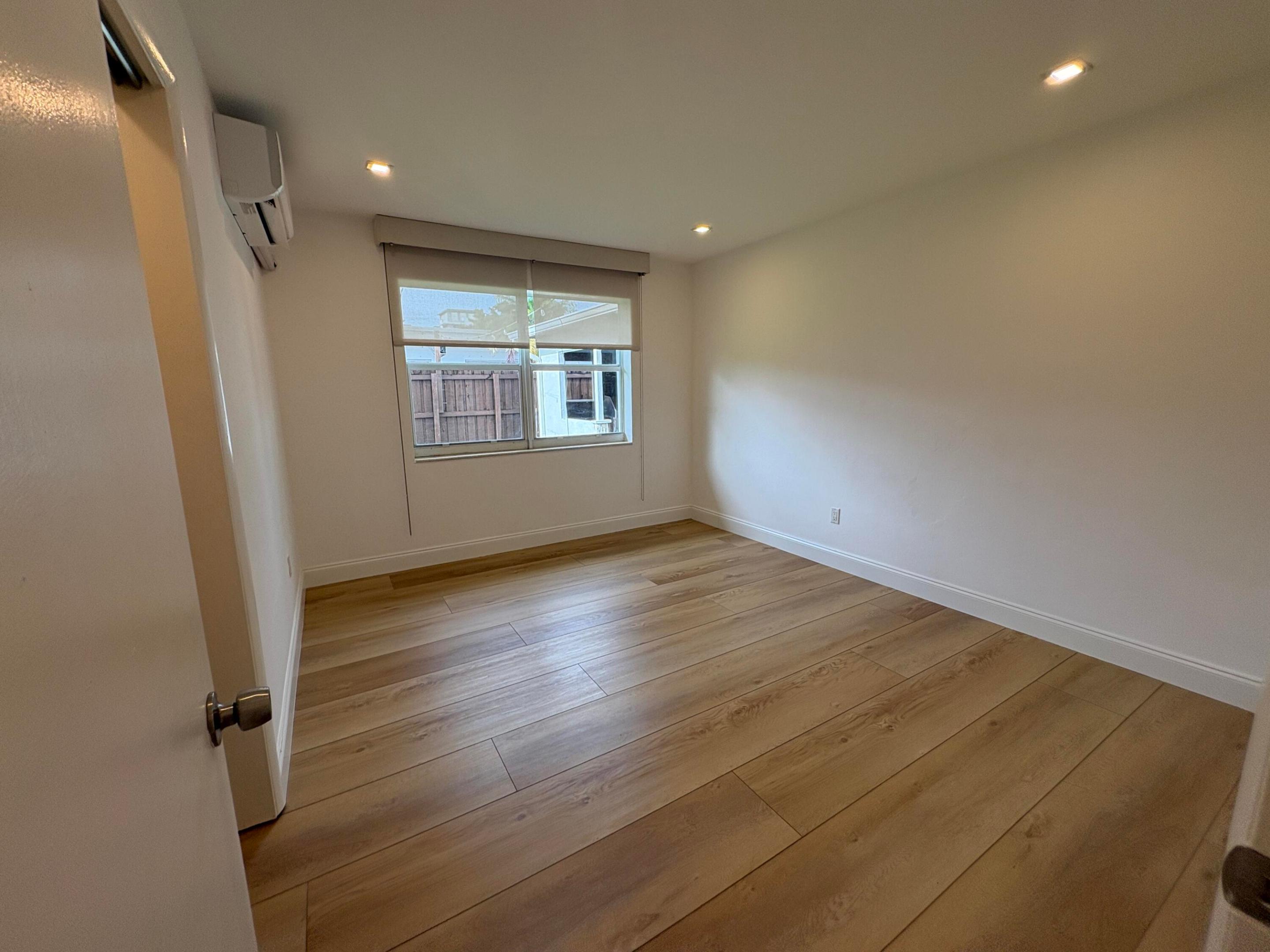 1032 Ne 16th Terrace Property Photo 25