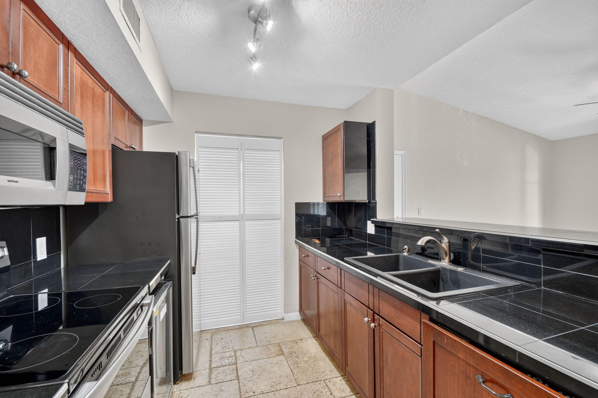 160 Yacht Club Way 211 Property Photo 14