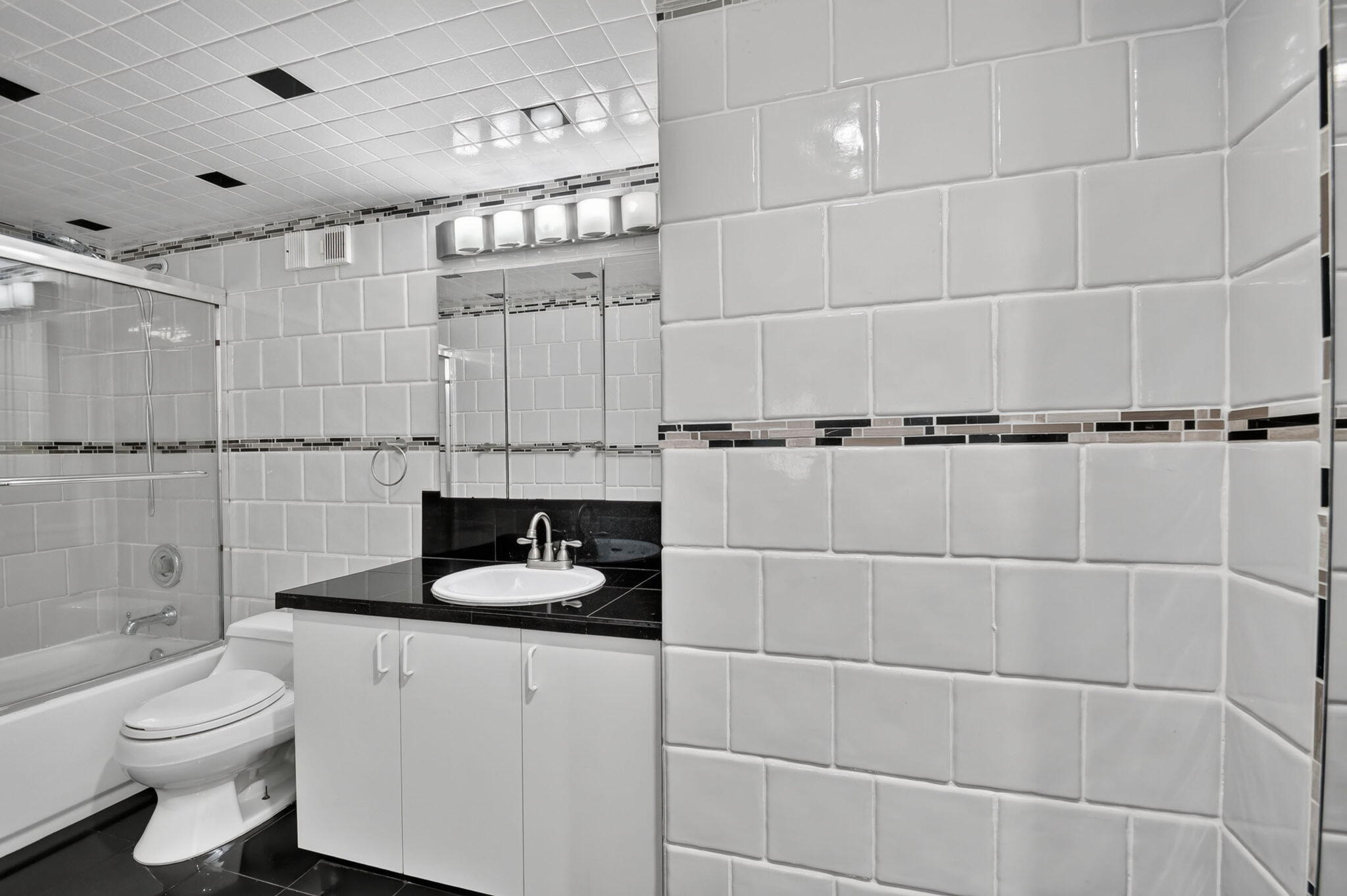 160 Yacht Club Way 211 Property Photo 27