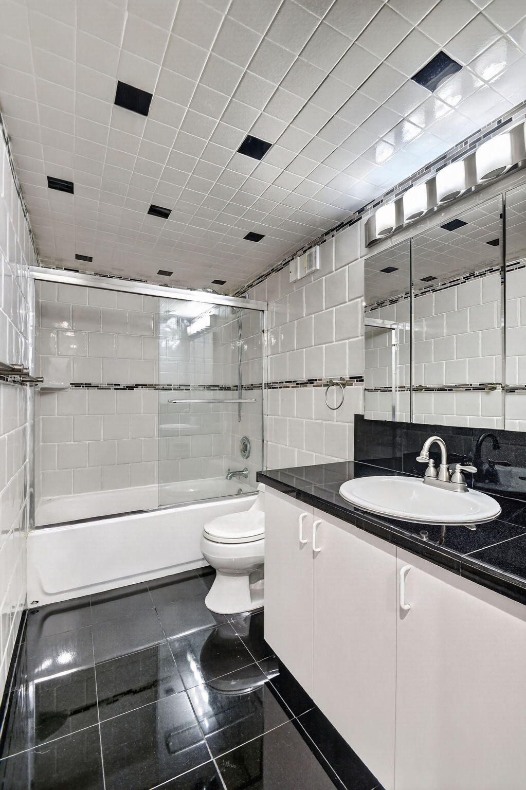 160 Yacht Club Way 211 Property Photo 29