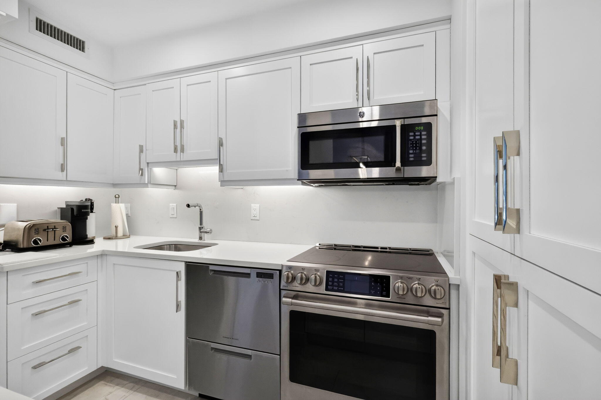 2780 S Ocean Boulevard 607 Property Photo 7