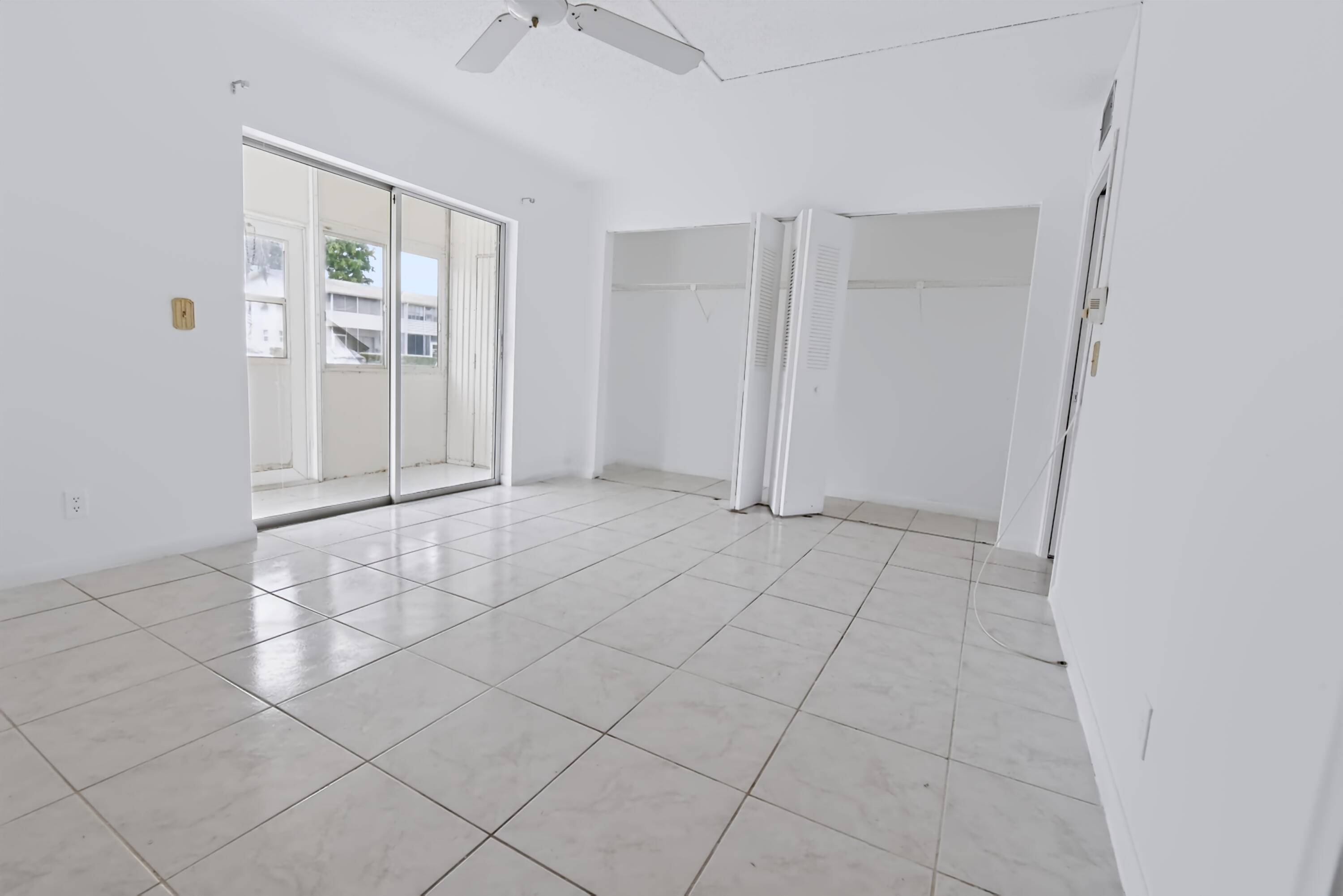 264 Northampton N Property Photo 7