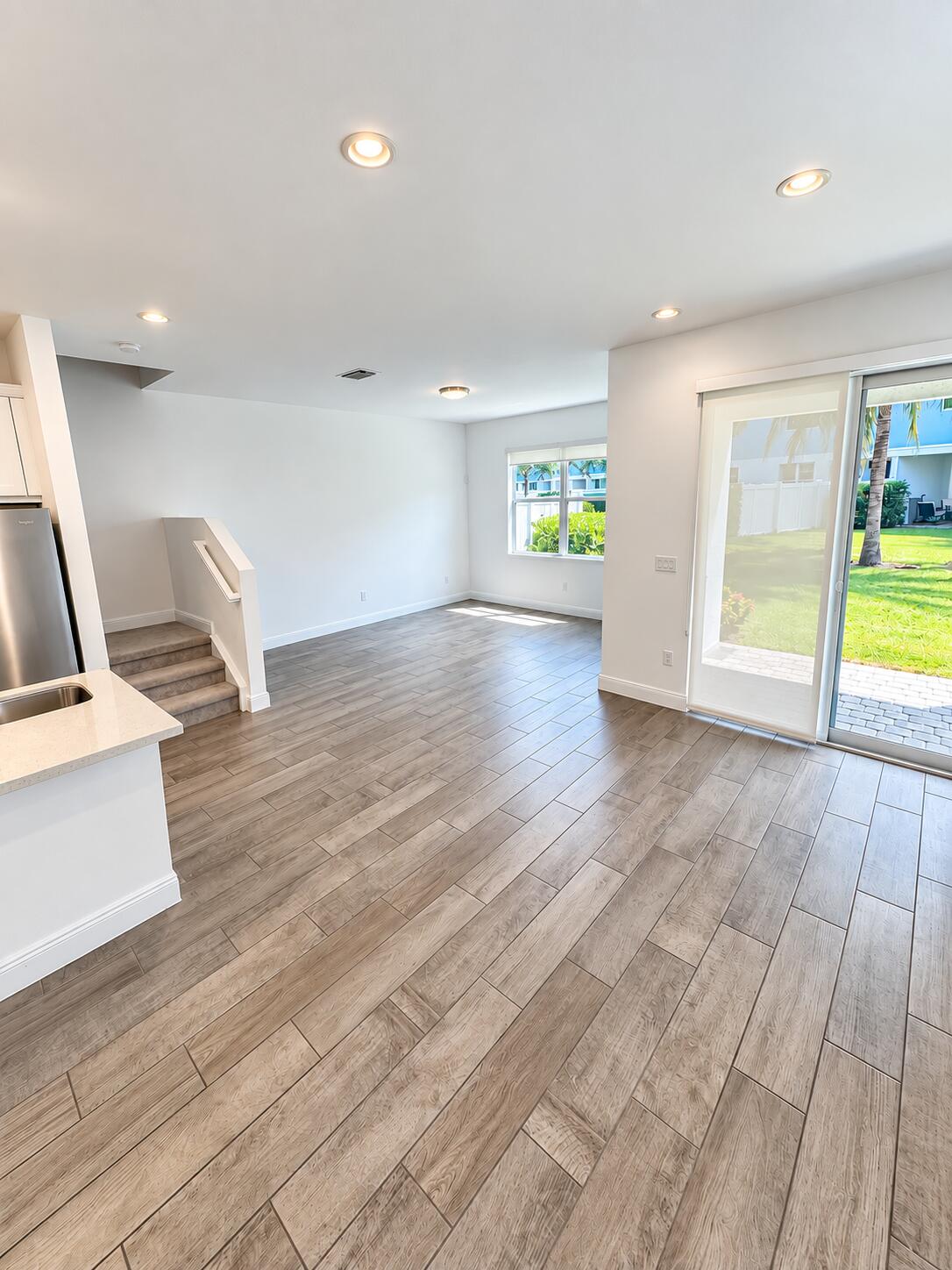558 Sanderling Circle Property Photo 3