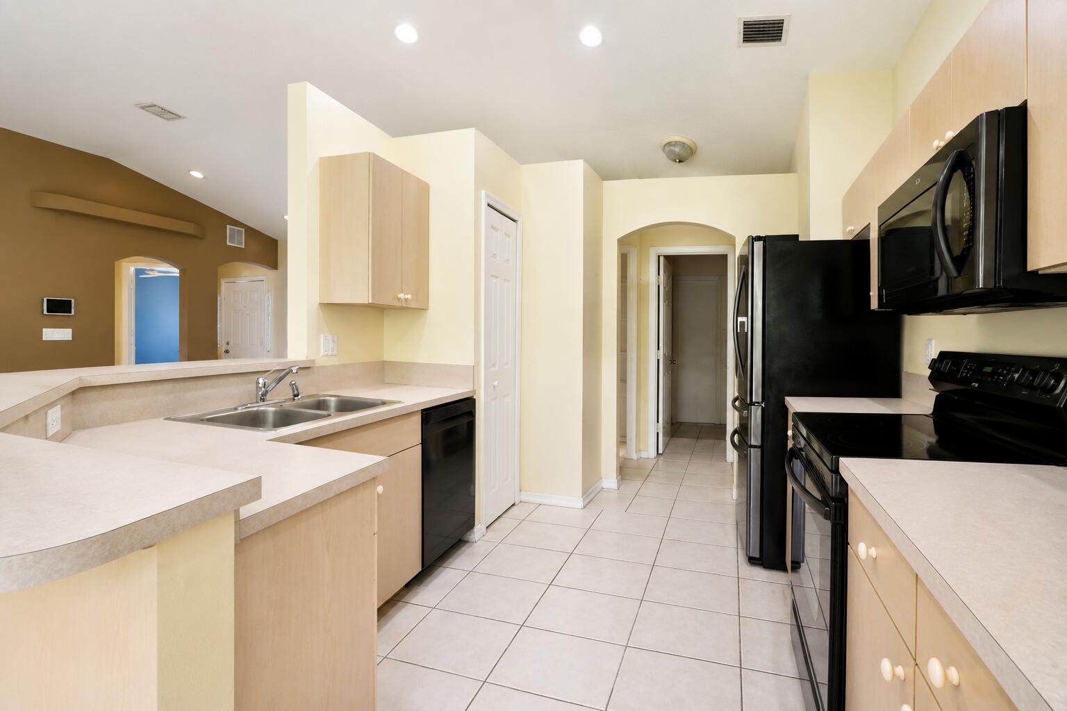 491 Se Starflower Avenue Property Photo 6