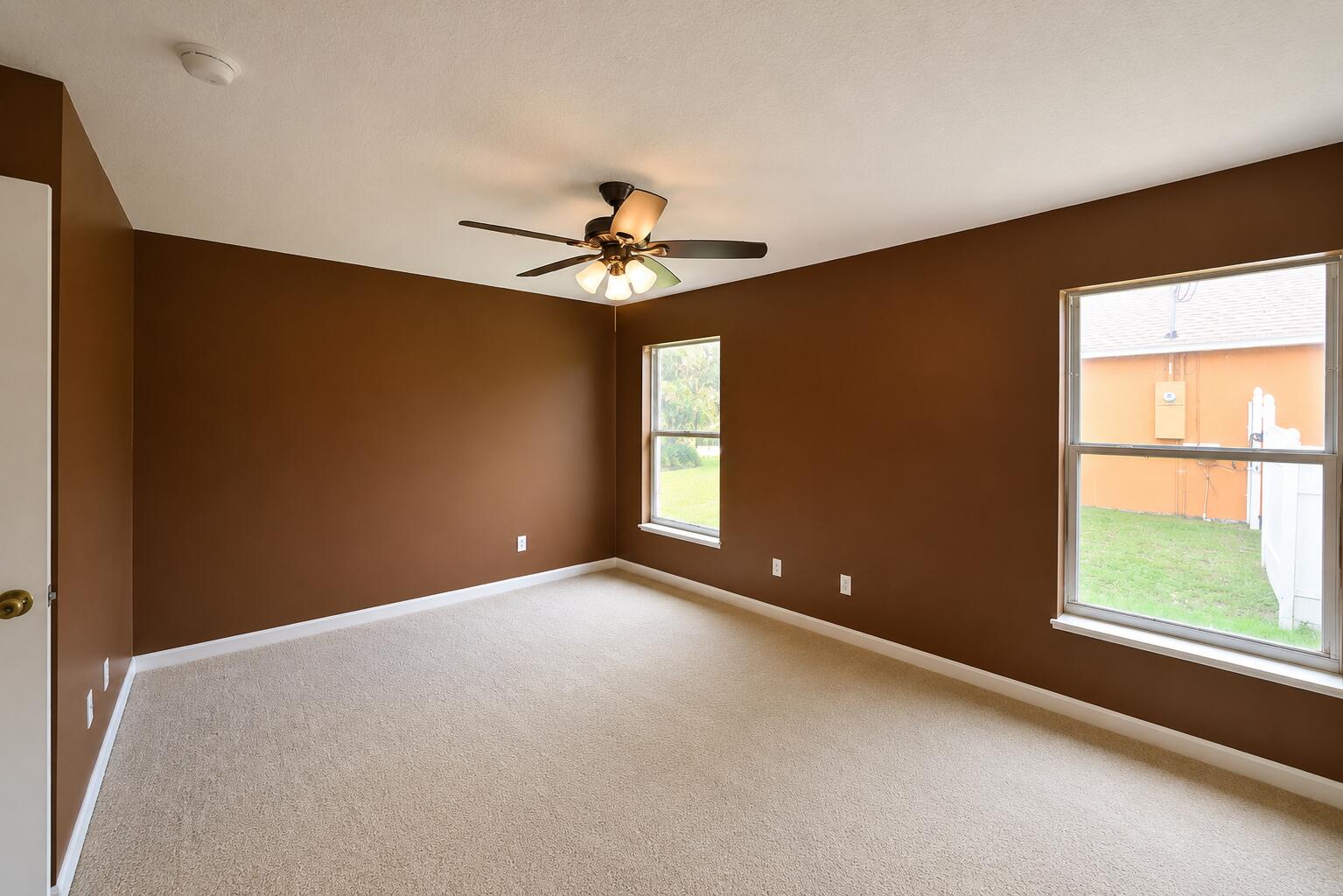 491 Se Starflower Avenue Property Photo 10