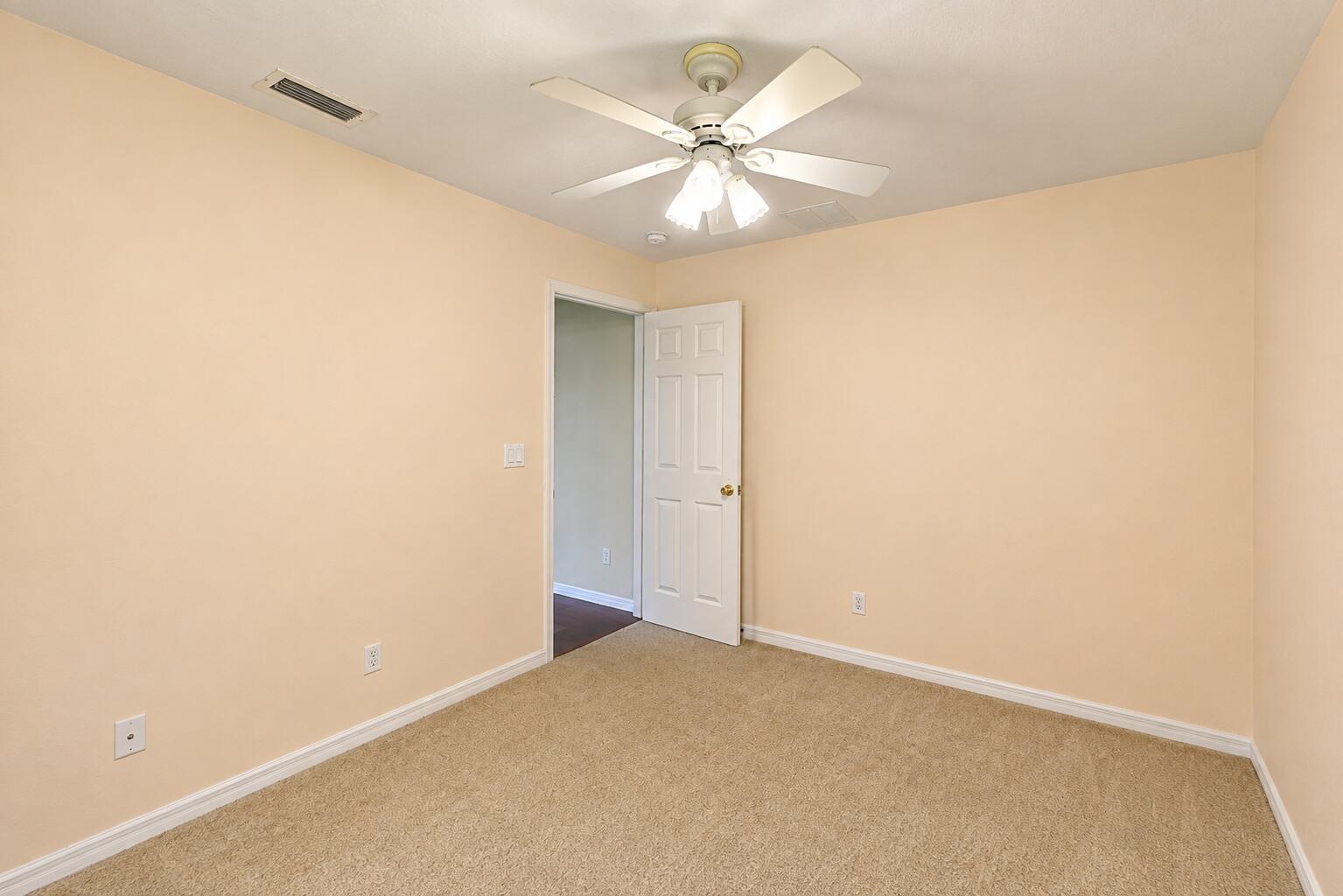 491 Se Starflower Avenue Property Photo 16