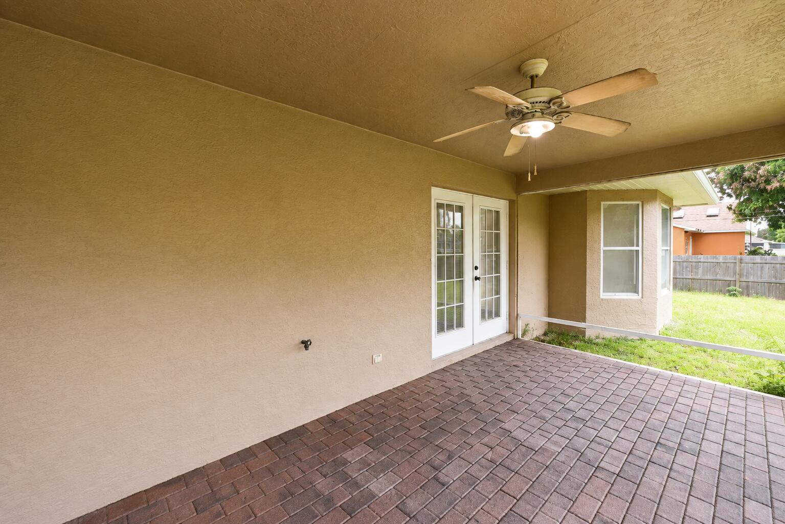 491 Se Starflower Avenue Property Photo 20