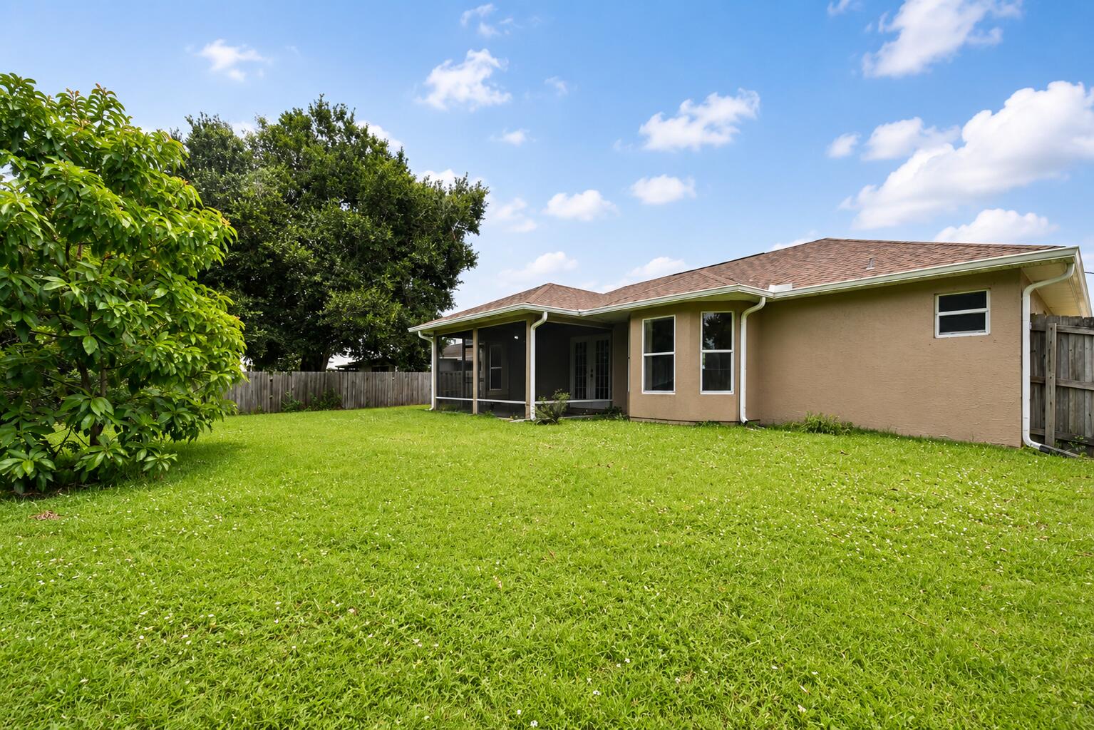 491 Se Starflower Avenue Property Photo 21