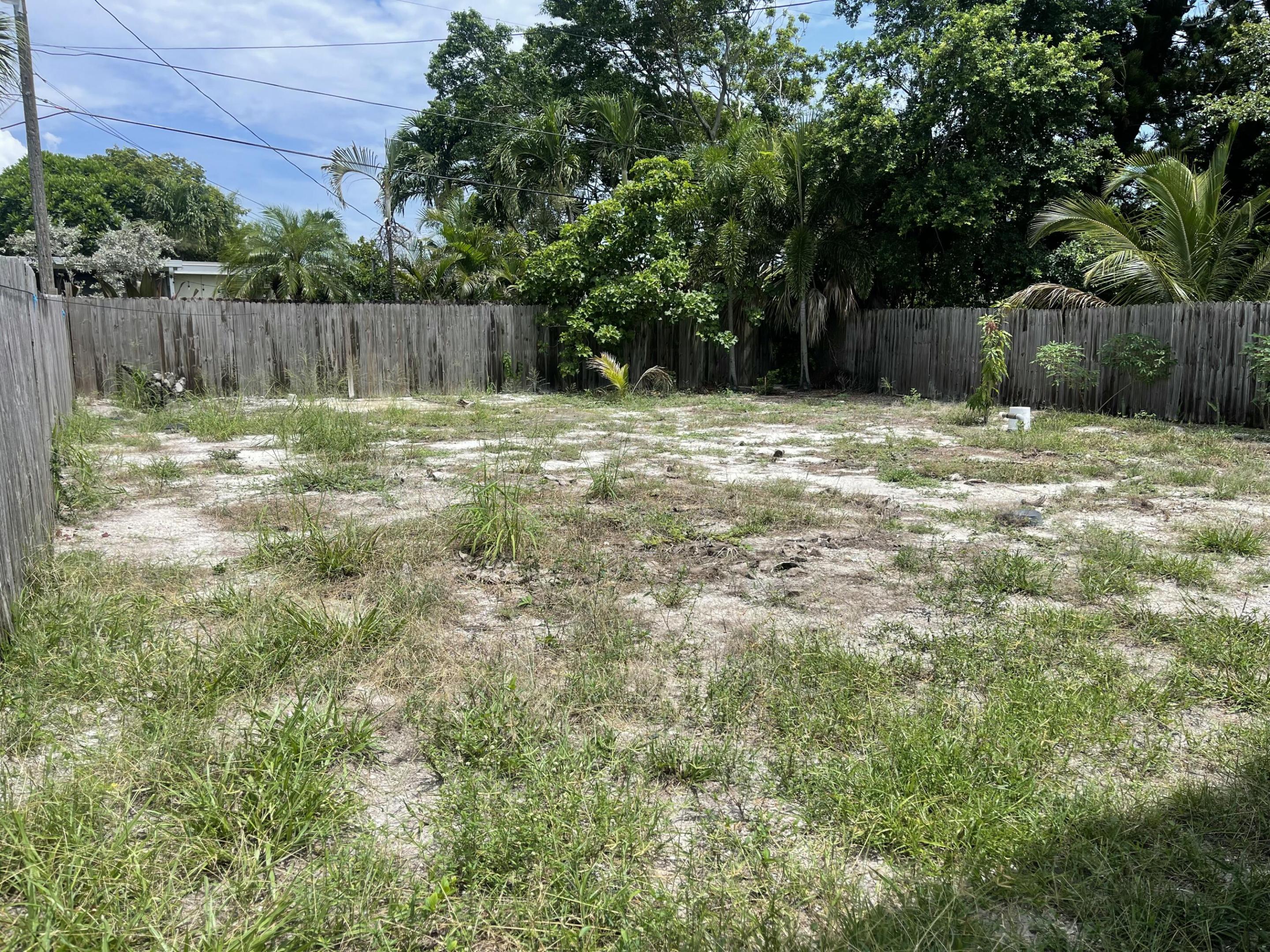 121 Se 5th Avenue Property Photo 3