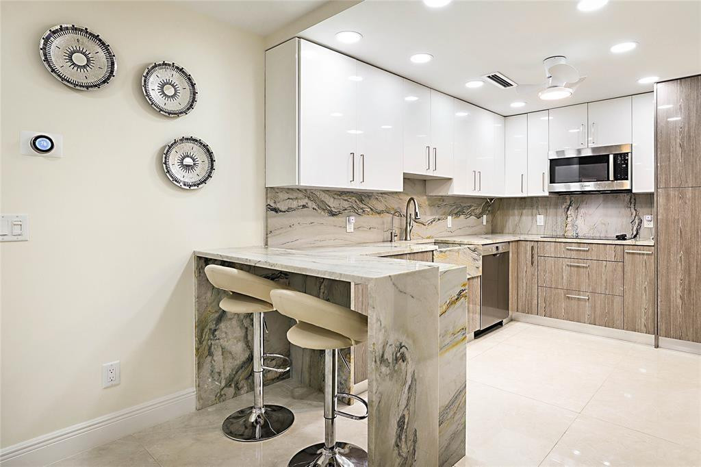 2800 N Ocean Drive B-9a Property Photo 9