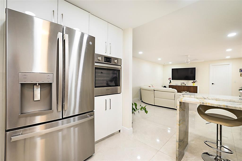 2800 N Ocean Drive B-9a Property Photo 13
