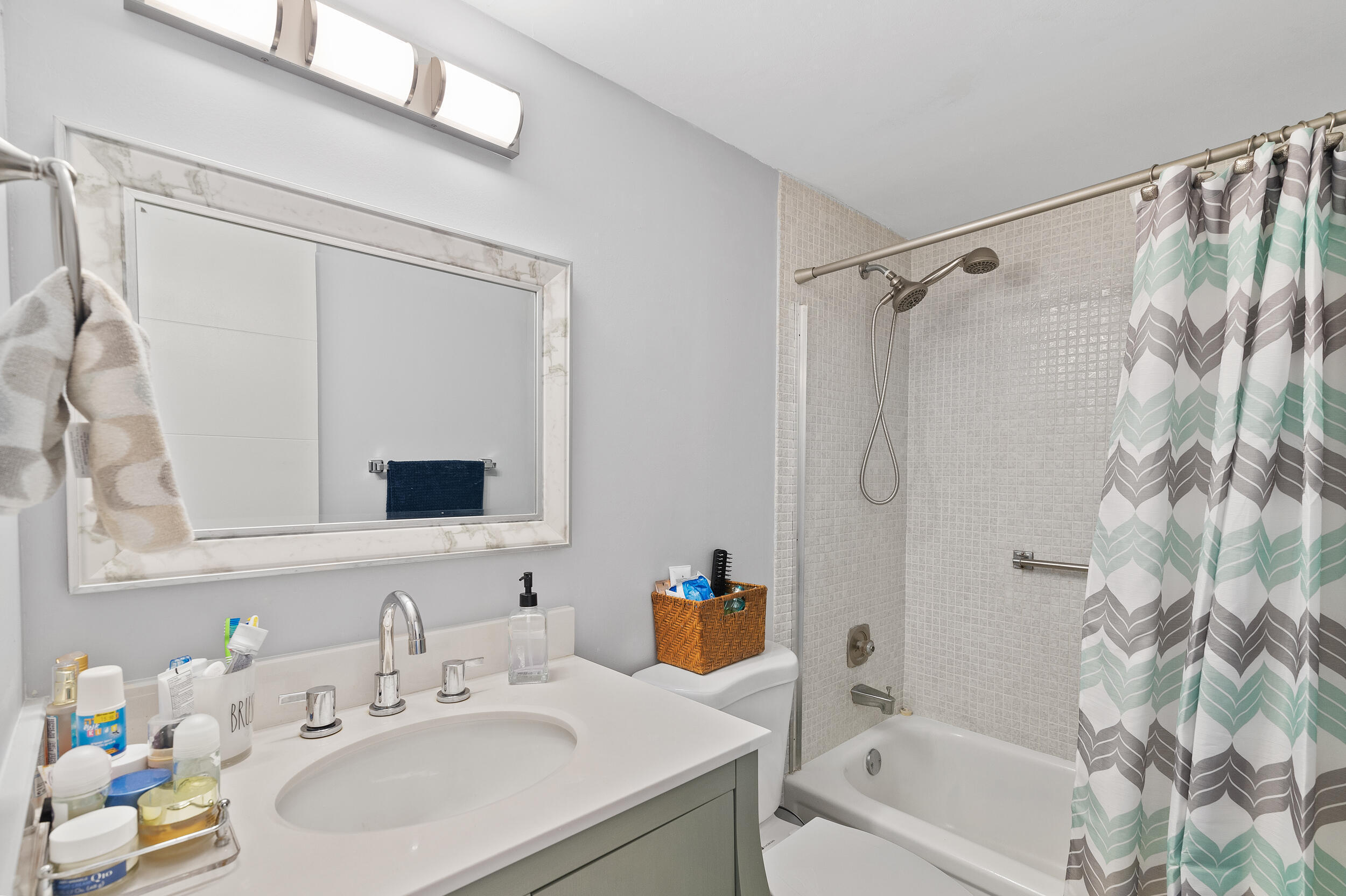 4064 Cornwall D Property Photo 15