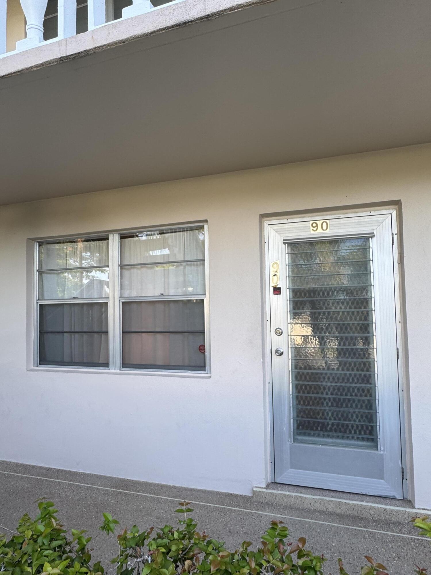 90 Windsor E Property Photo 1