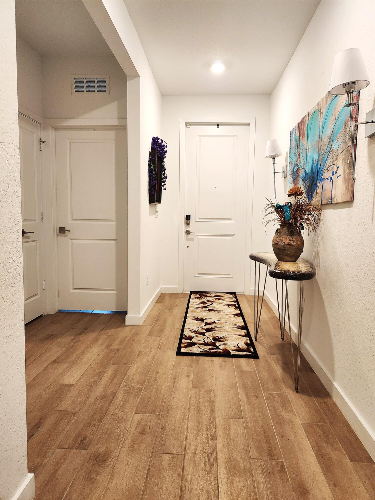 2841 Ne Breezeway Circle Property Photo 6