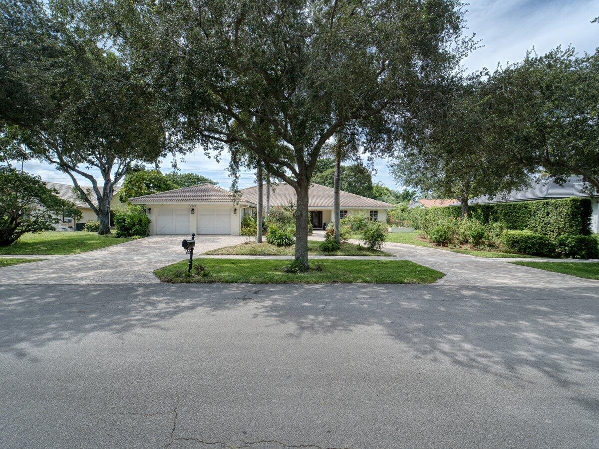 2908 Banyan Blvd Circle Nw Property Photo 2