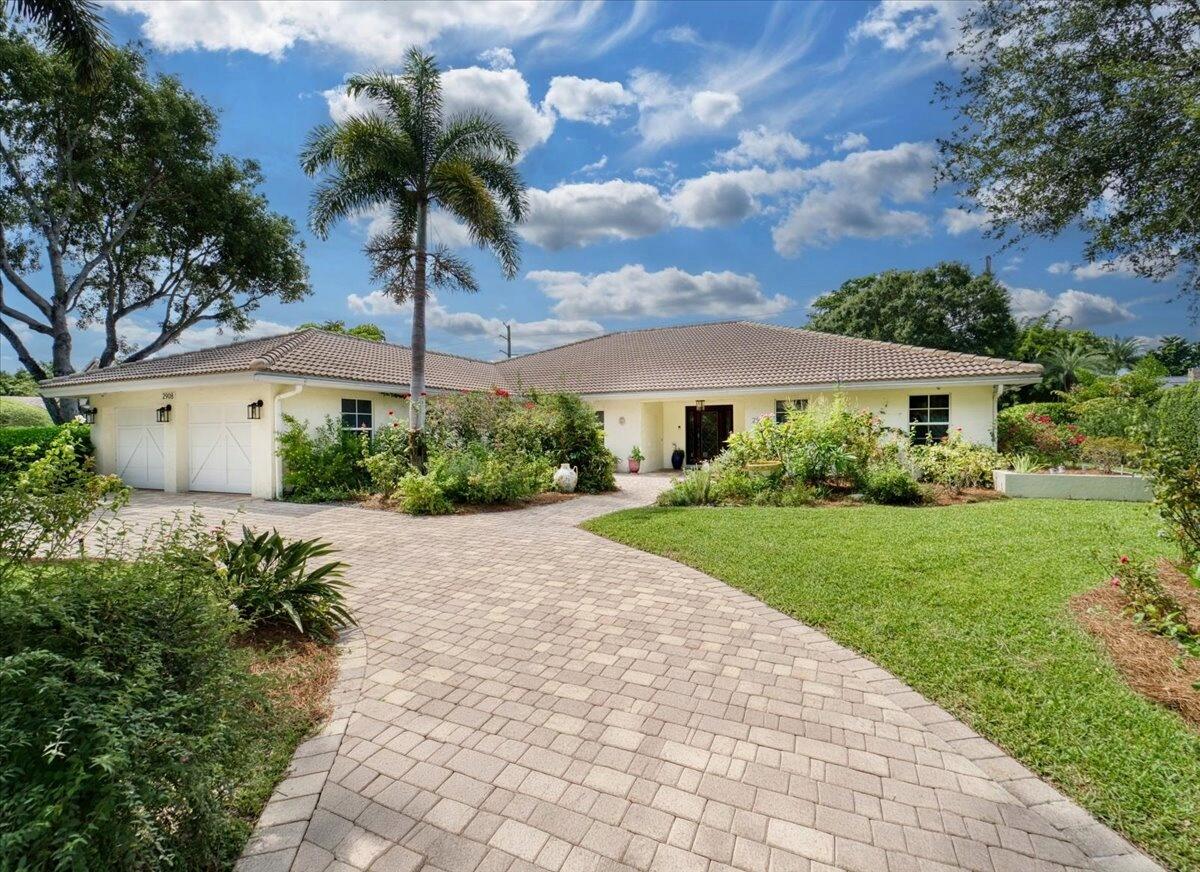 2908 Banyan Blvd Circle Nw Property Photo 3