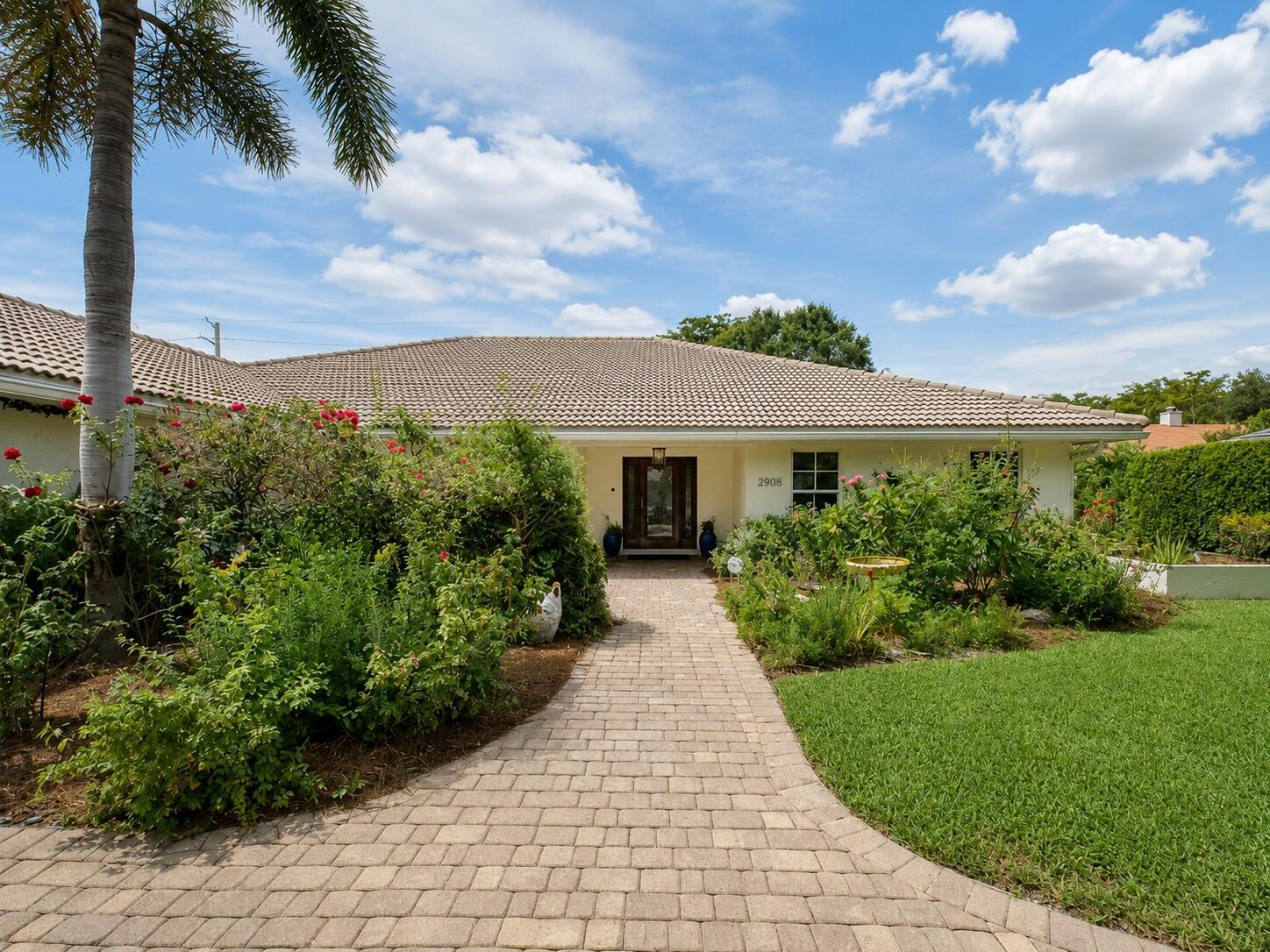 2908 Banyan Blvd Circle Nw Property Photo 4