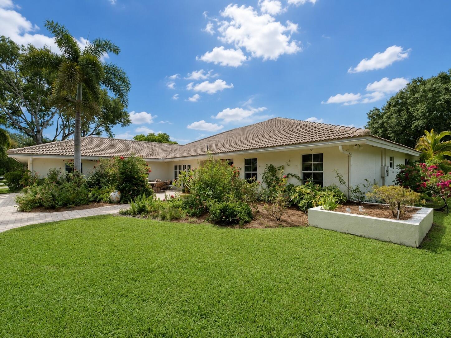 2908 Banyan Blvd Circle Nw Property Photo 5